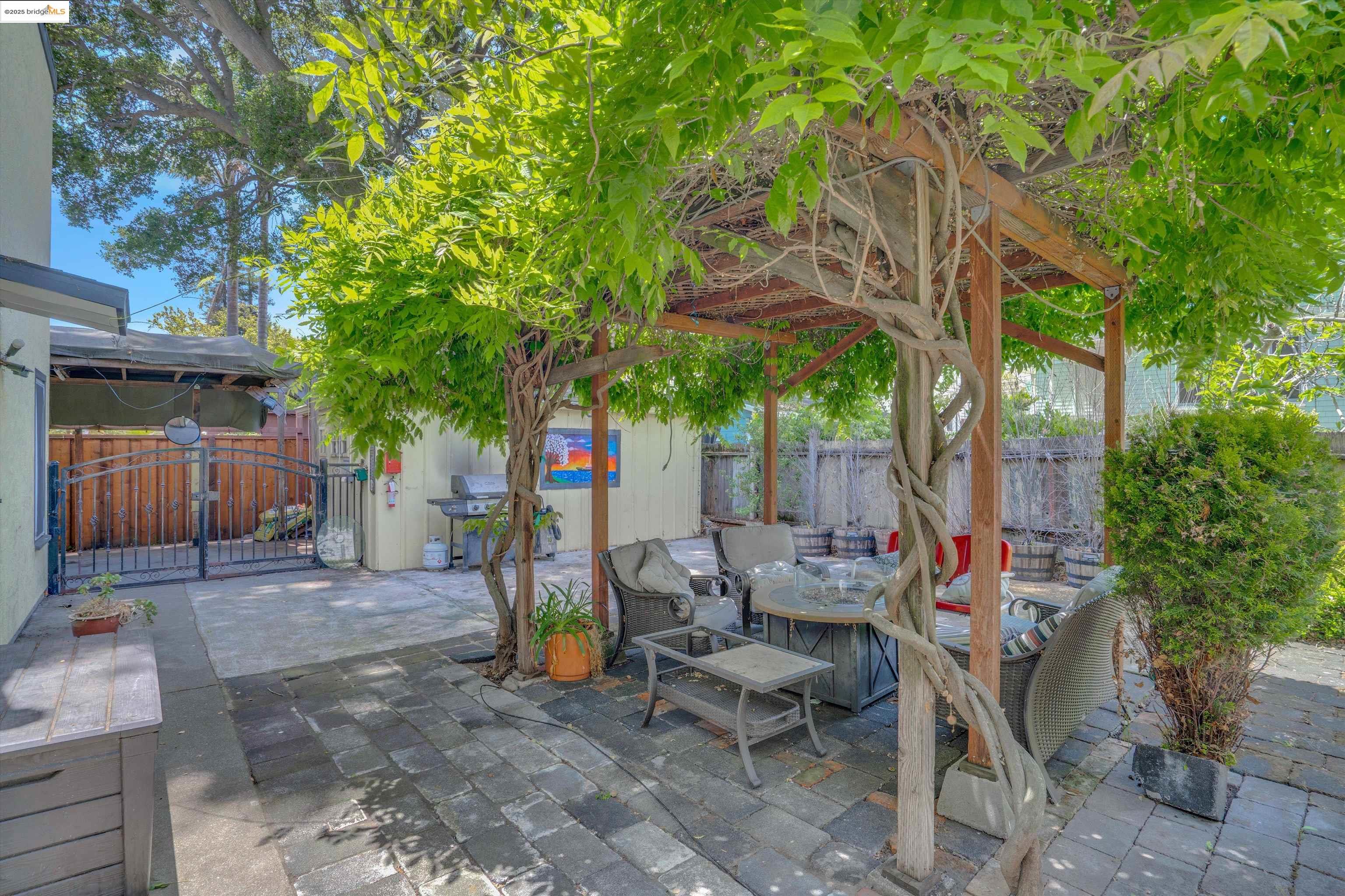 Detail Gallery Image 35 of 45 For 925 Chestnut St, Alameda,  CA 94501 - – Beds | – Baths