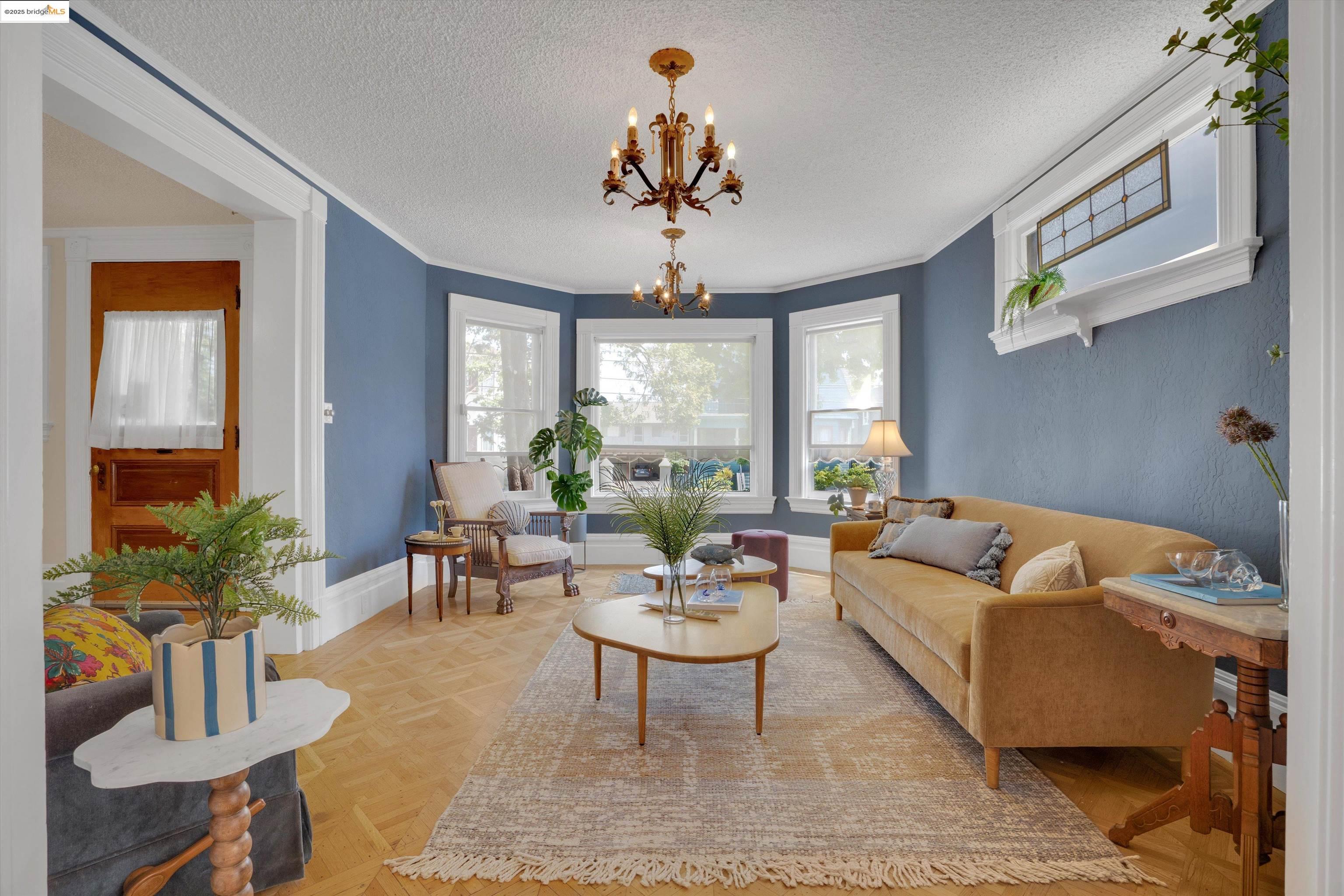 Detail Gallery Image 8 of 45 For 925 Chestnut St, Alameda,  CA 94501 - – Beds | – Baths