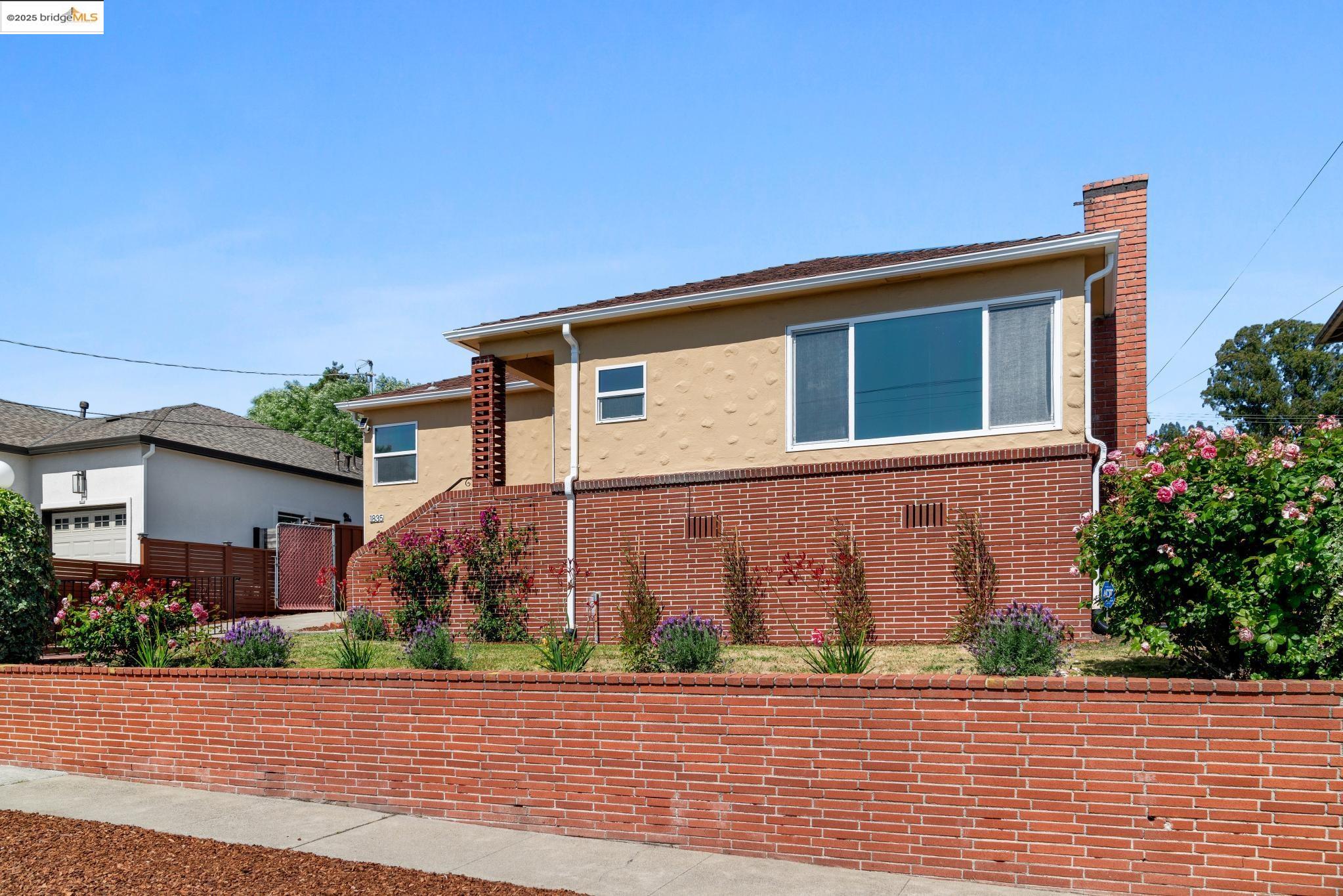 Detail Gallery Image 1 of 32 For 1835 Ralston Ave, Richmond,  CA 94805 - 2 Beds | 1 Baths