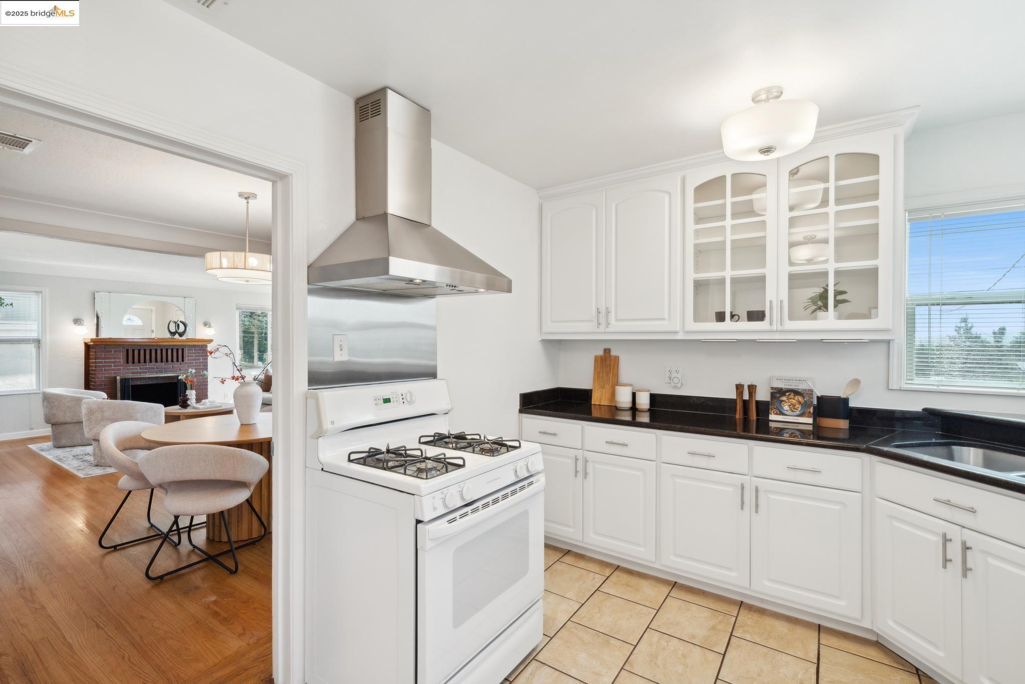Detail Gallery Image 13 of 32 For 1835 Ralston Ave, Richmond,  CA 94805 - 2 Beds | 1 Baths
