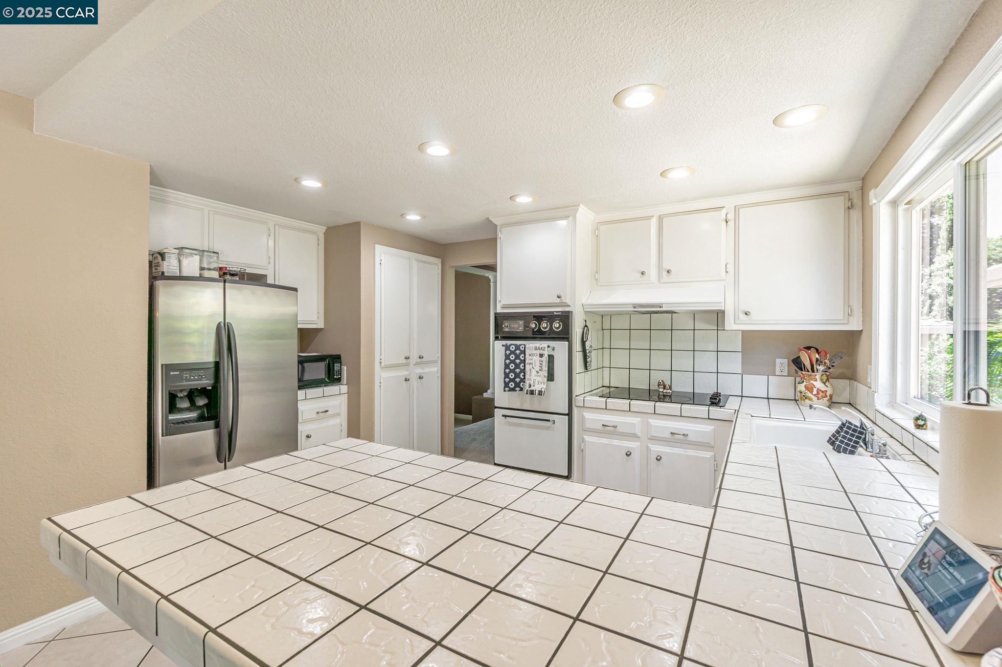 Detail Gallery Image 16 of 60 For 2390 Peachtree Cir, Antioch,  CA 94509-5872 - 3 Beds | 2/1 Baths