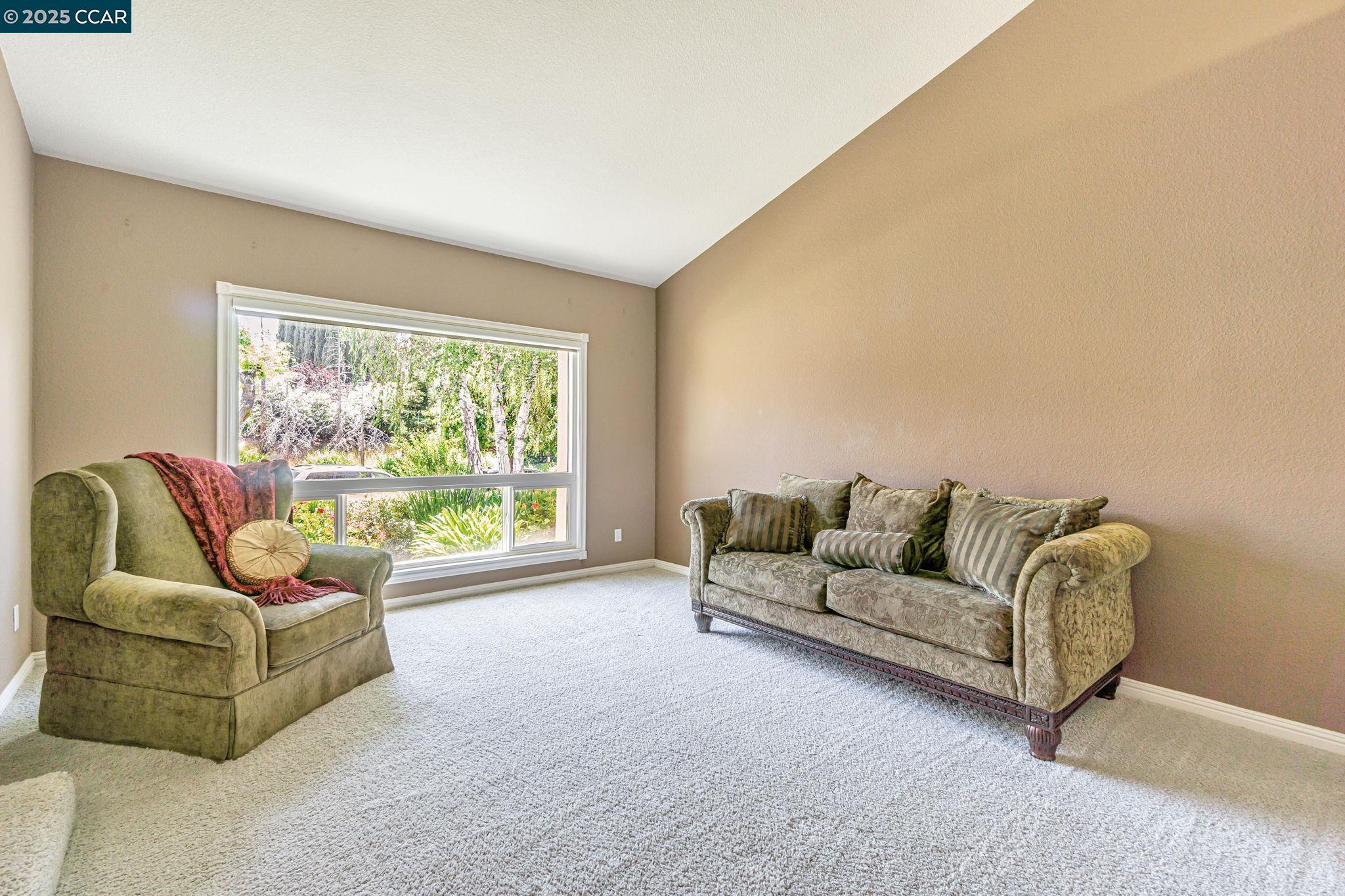 Detail Gallery Image 6 of 60 For 2390 Peachtree Cir, Antioch,  CA 94509-5872 - 3 Beds | 2/1 Baths