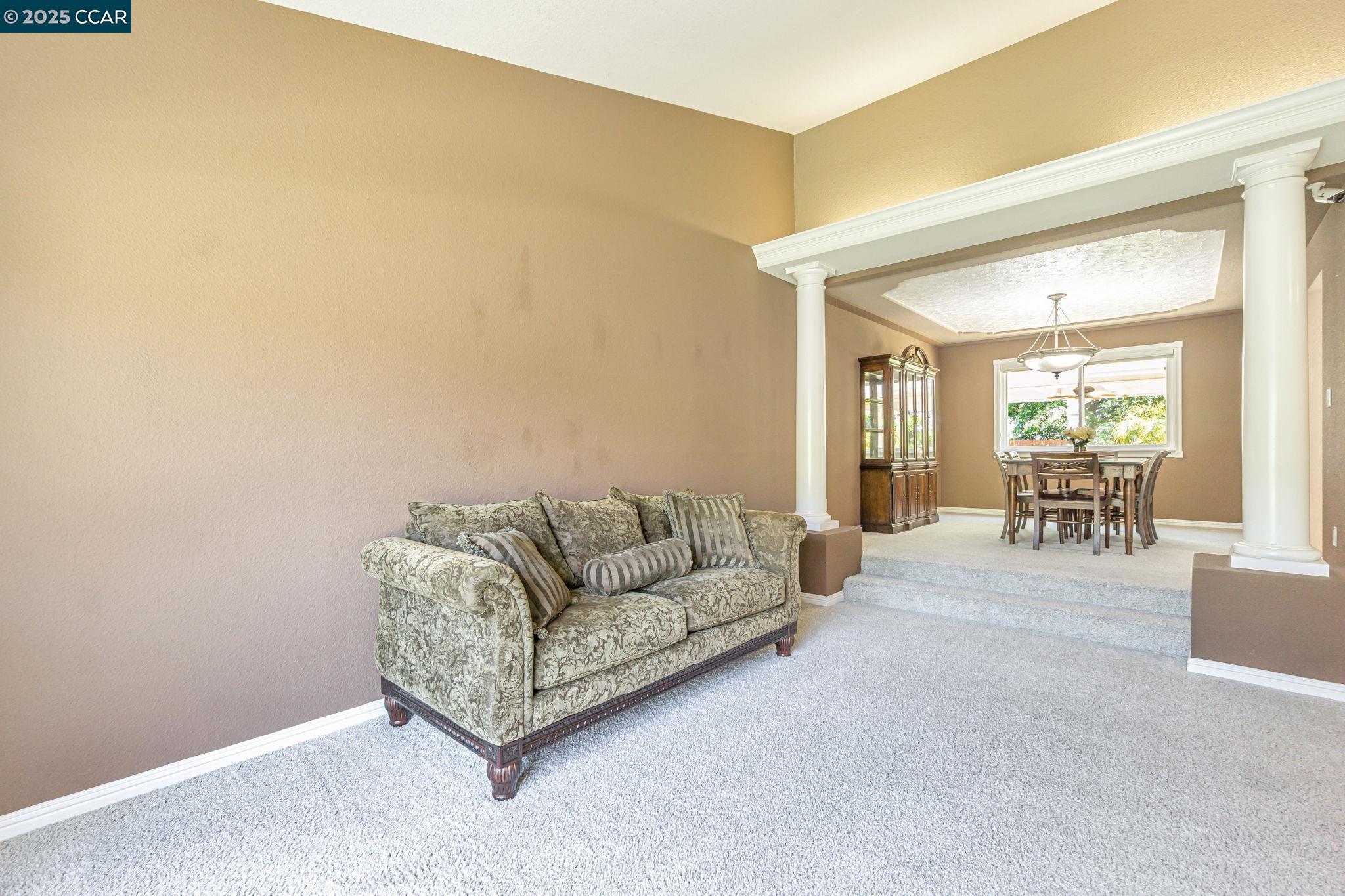 Detail Gallery Image 8 of 60 For 2390 Peachtree Cir, Antioch,  CA 94509-5872 - 3 Beds | 2/1 Baths