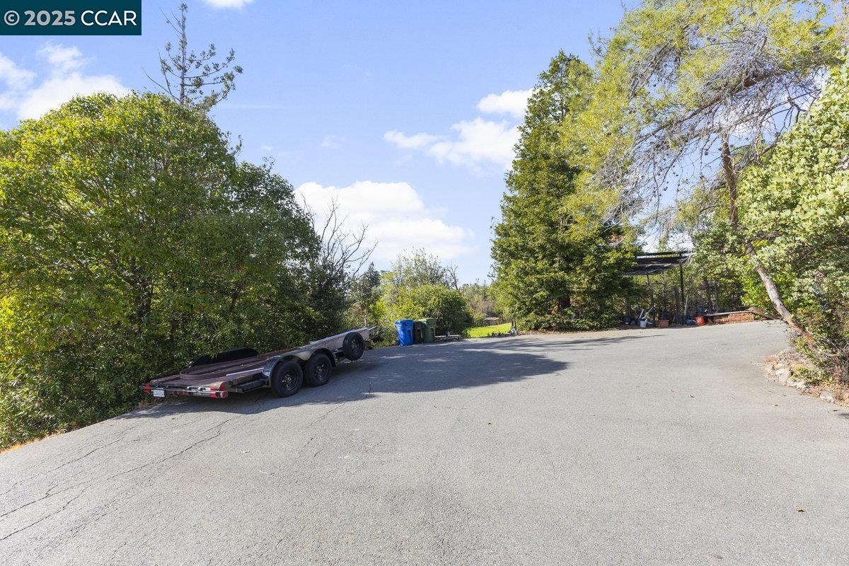 Detail Gallery Image 13 of 29 For 1101 Scots Ln, Walnut Creek,  CA 94596 - 3 Beds | 2/1 Baths