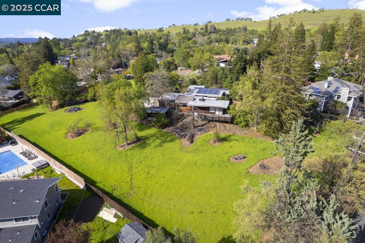 Detail Gallery Image 20 of 29 For 1101 Scots Ln, Walnut Creek,  CA 94596 - 3 Beds | 2/1 Baths