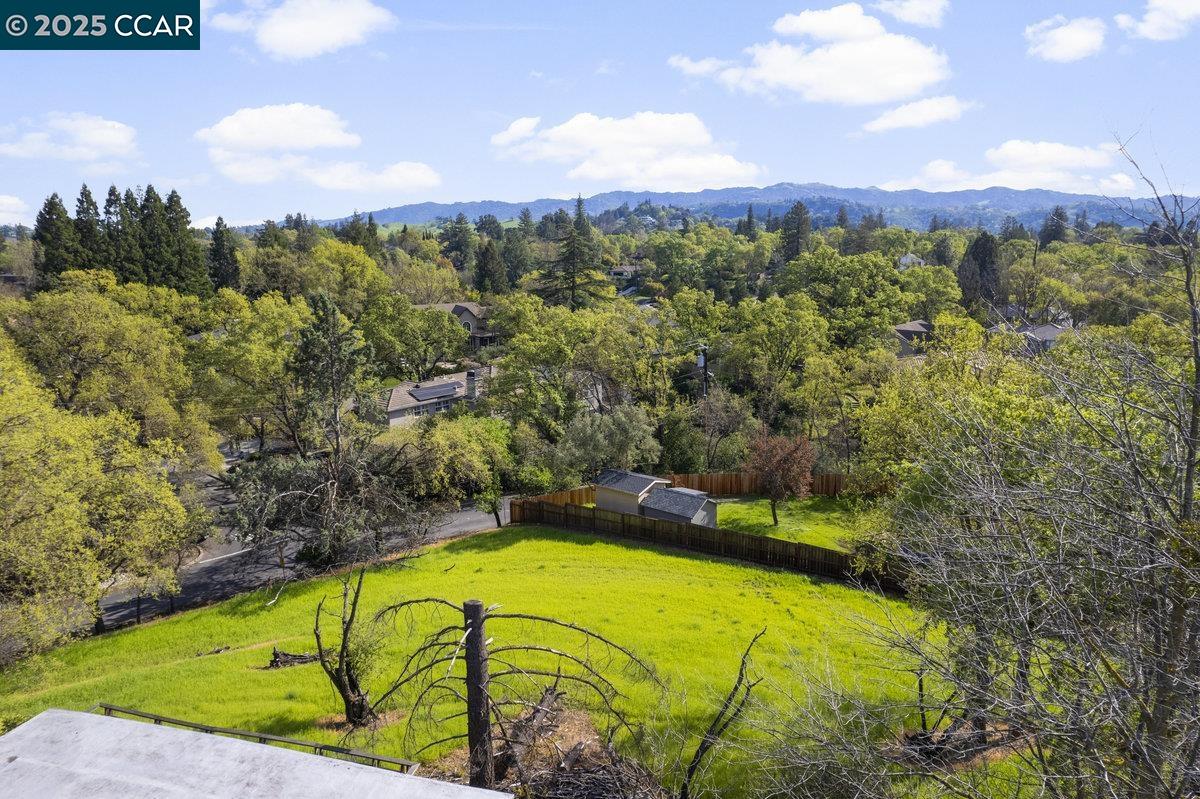 Detail Gallery Image 22 of 29 For 1101 Scots Ln, Walnut Creek,  CA 94596 - 3 Beds | 2/1 Baths
