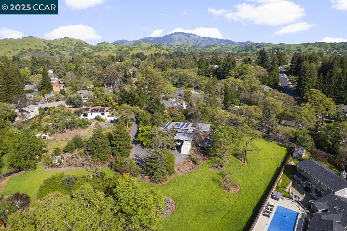 Detail Gallery Image 23 of 29 For 1101 Scots Ln, Walnut Creek,  CA 94596 - 3 Beds | 2/1 Baths