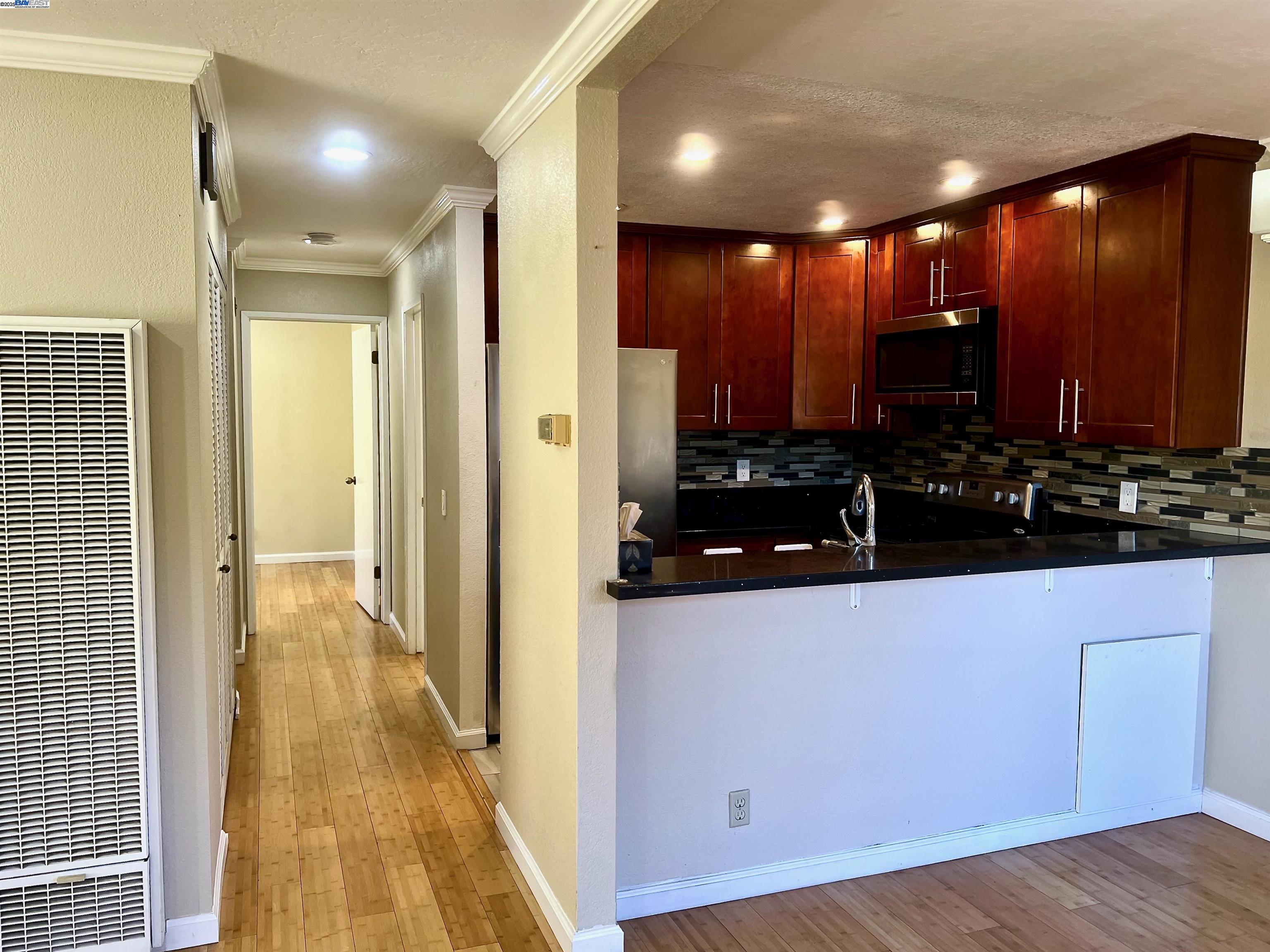 Detail Gallery Image 13 of 34 For 276 Galano Plz, Union City,  CA 94587 - 2 Beds | 2 Baths
