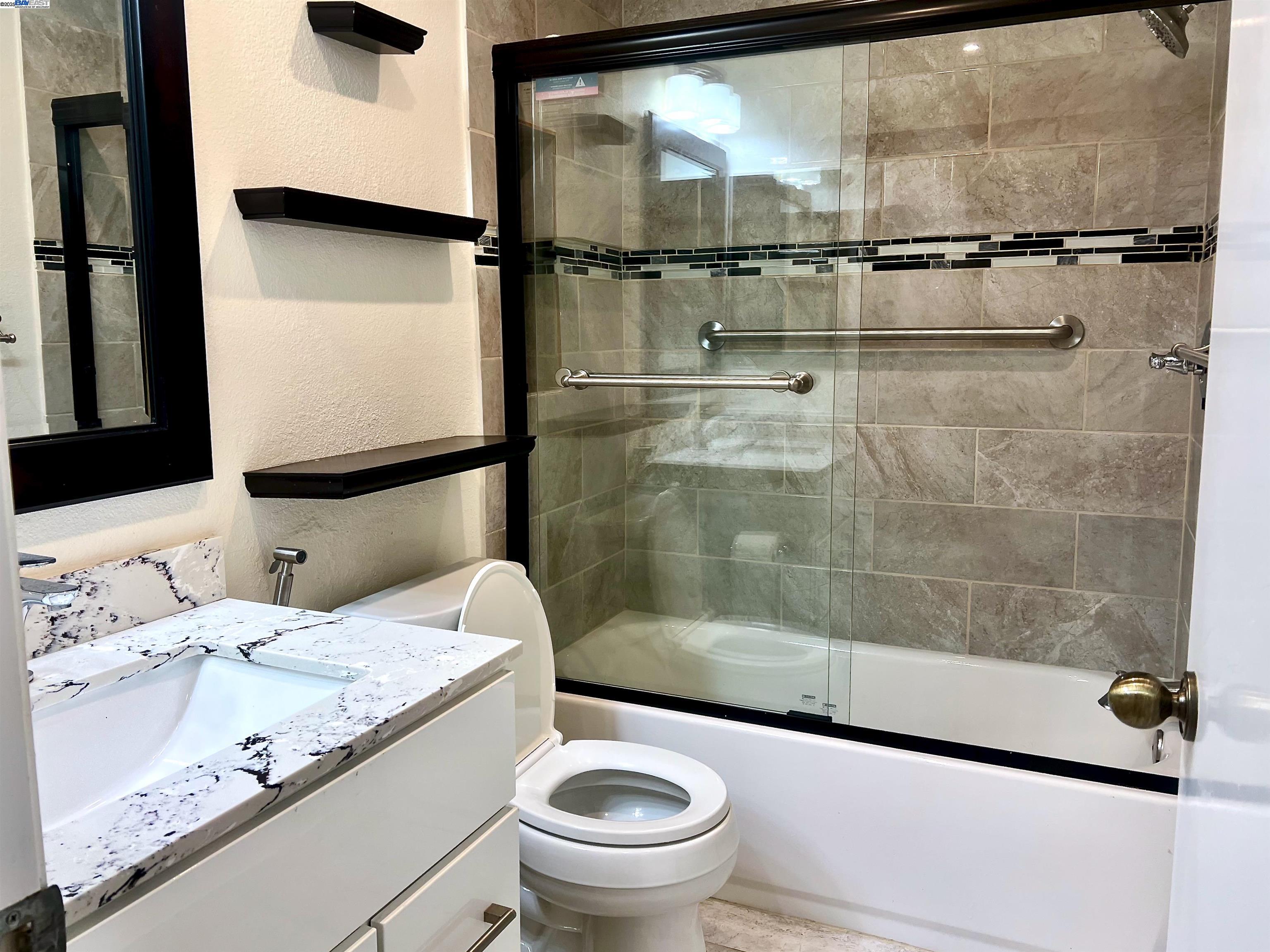 Detail Gallery Image 4 of 34 For 276 Galano Plz, Union City,  CA 94587 - 2 Beds | 2 Baths