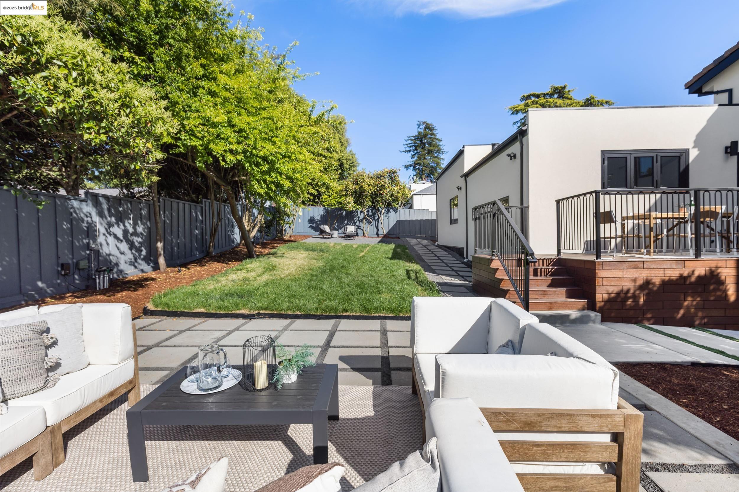 Detail Gallery Image 27 of 36 For 5400 Proctor Ave, Oakland,  CA 94618 - 4 Beds | 4/1 Baths