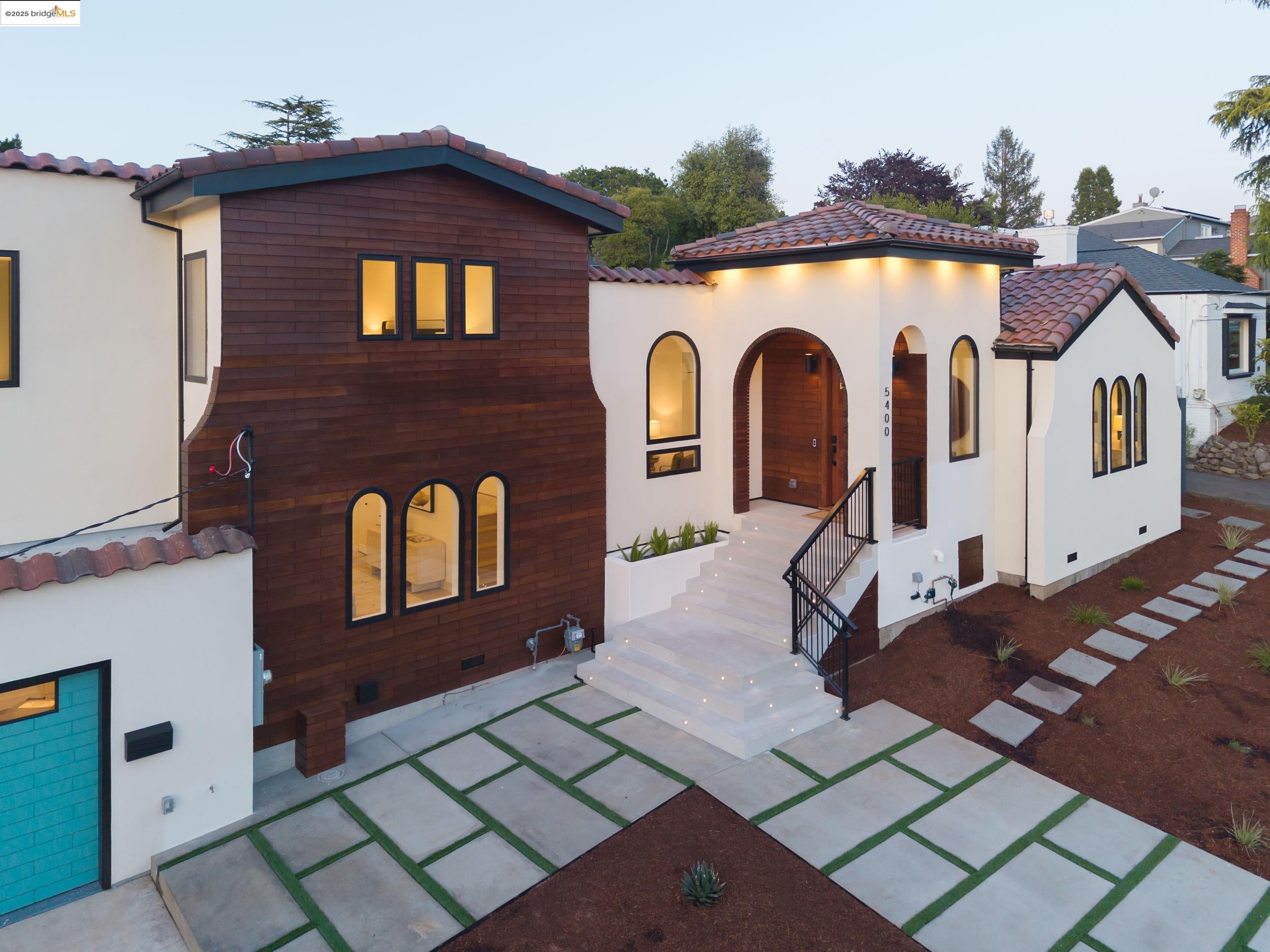 Detail Gallery Image 34 of 36 For 5400 Proctor Ave, Oakland,  CA 94618 - 4 Beds | 4/1 Baths