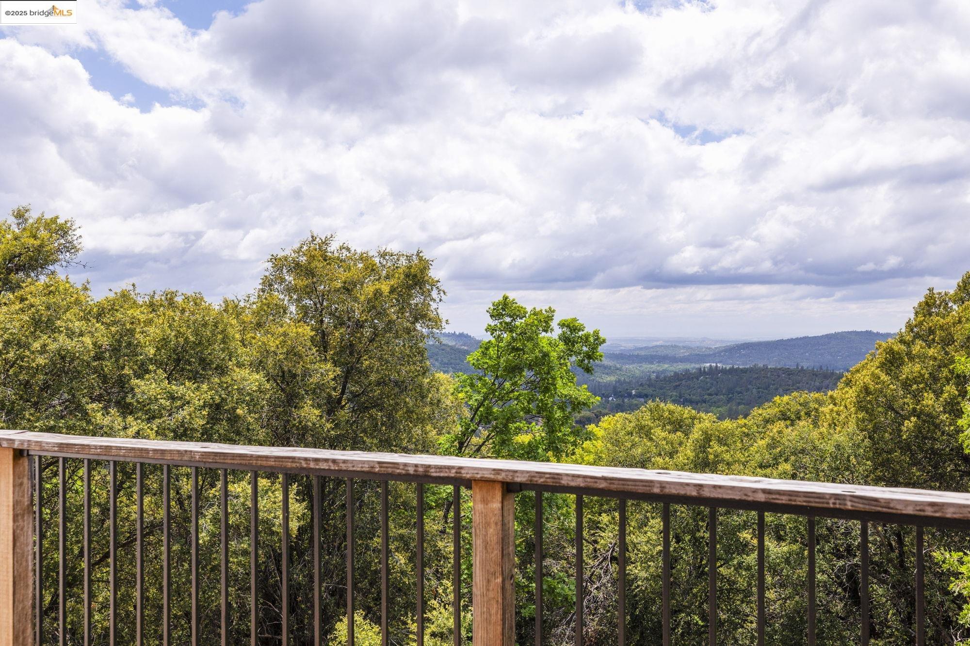 Detail Gallery Image 2 of 35 For 17215 Mt. Everest Court, Sonora,  CA 95370 - 3 Beds | 2 Baths