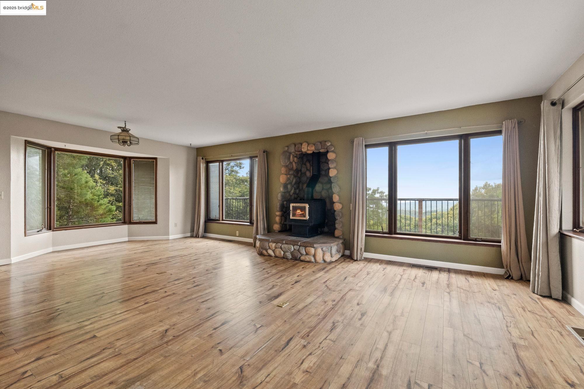 Detail Gallery Image 14 of 35 For 17215 Mt. Everest Court, Sonora,  CA 95370 - 3 Beds | 2 Baths
