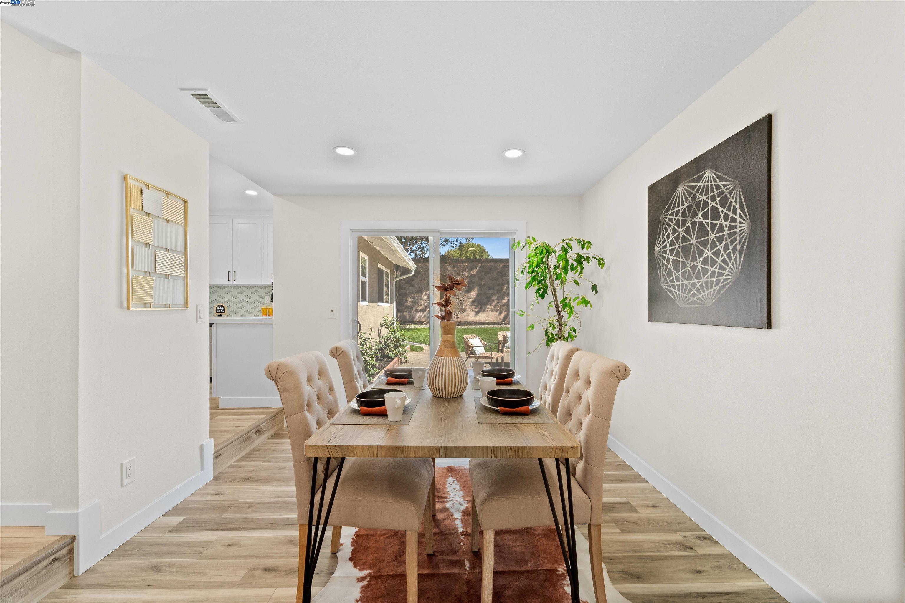 Detail Gallery Image 8 of 26 For 2647 Hawthorne Ave, Hayward,  CA 94545 - 3 Beds | 2 Baths