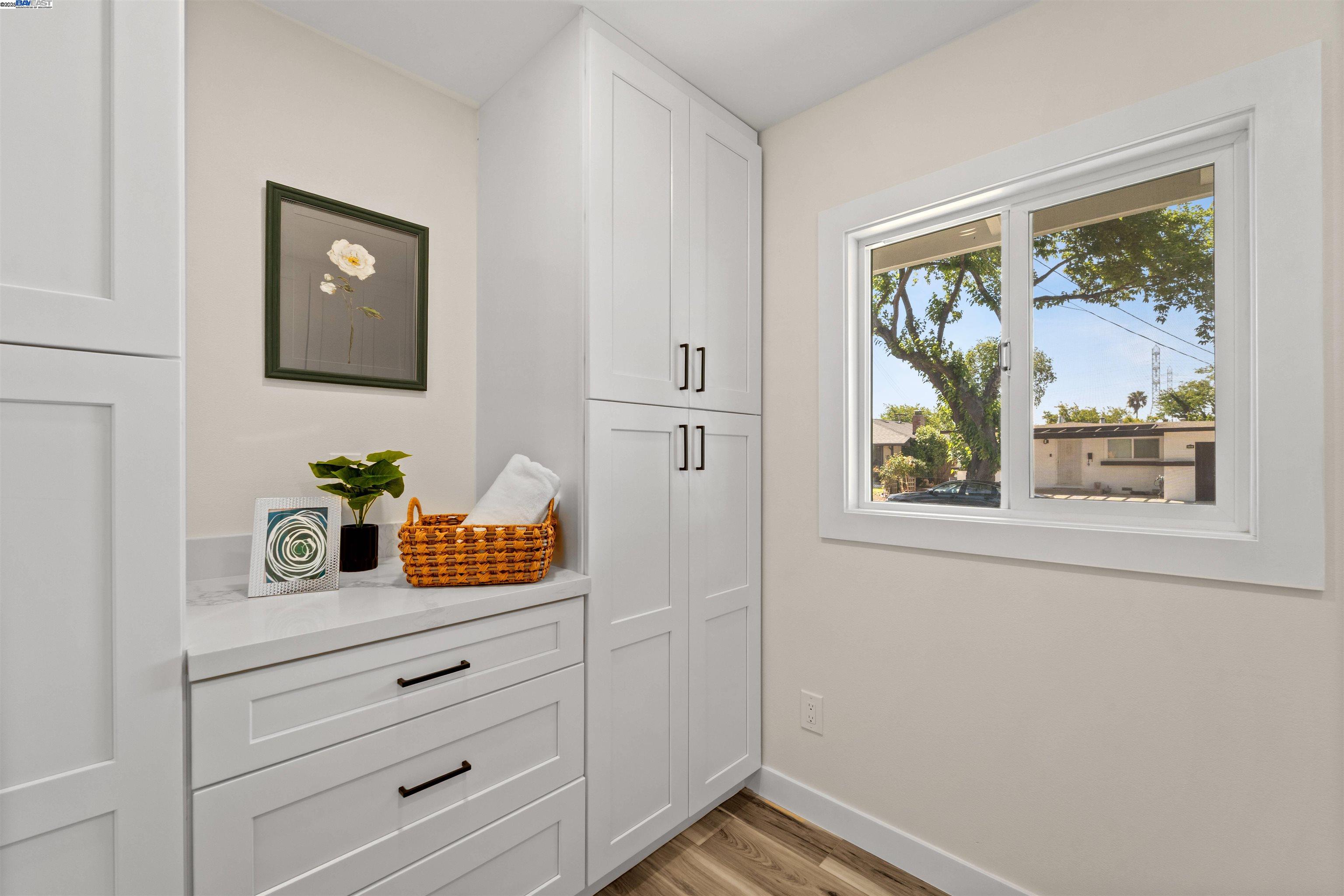 Detail Gallery Image 9 of 26 For 2647 Hawthorne Ave, Hayward,  CA 94545 - 3 Beds | 2 Baths
