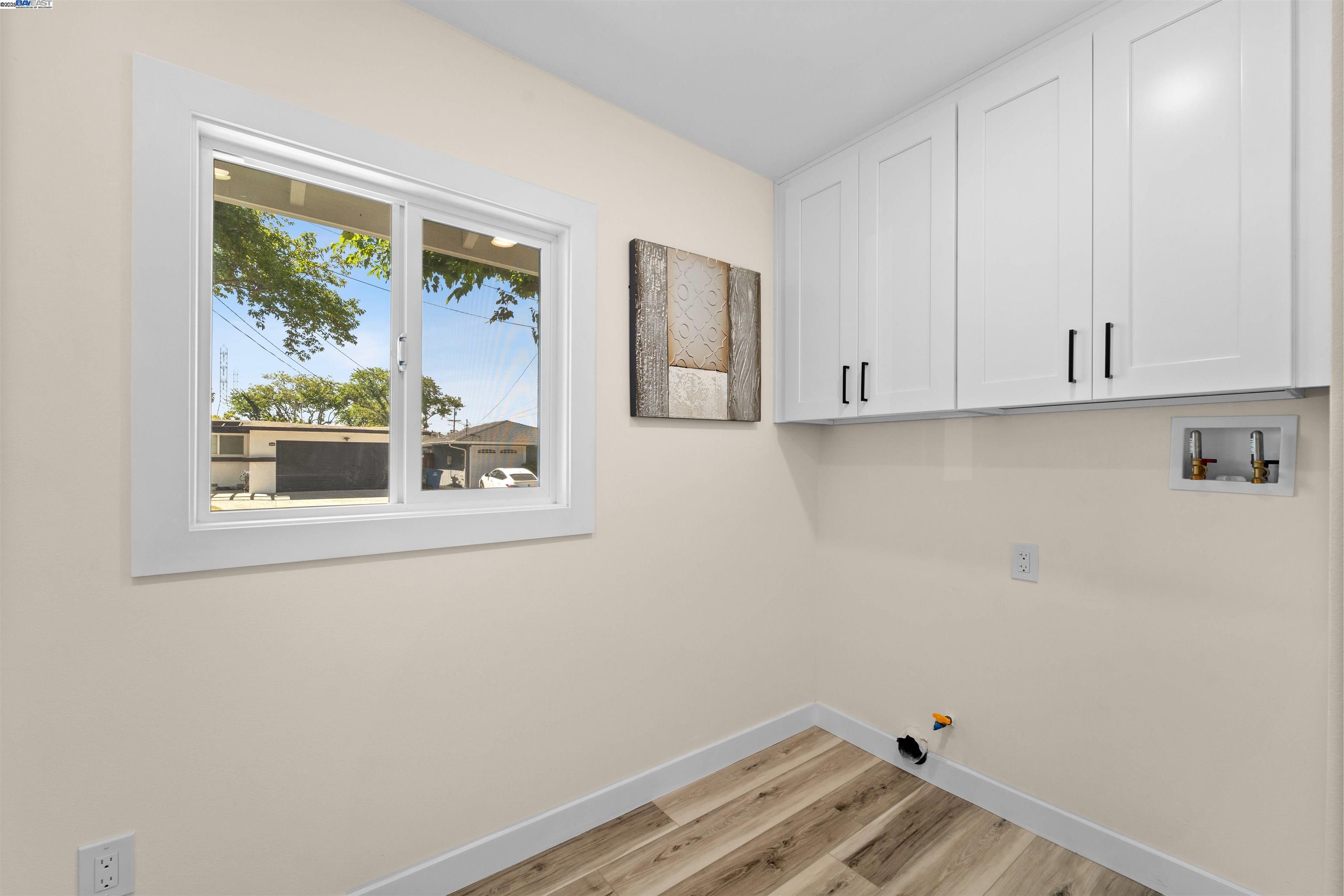 Detail Gallery Image 10 of 26 For 2647 Hawthorne Ave, Hayward,  CA 94545 - 3 Beds | 2 Baths