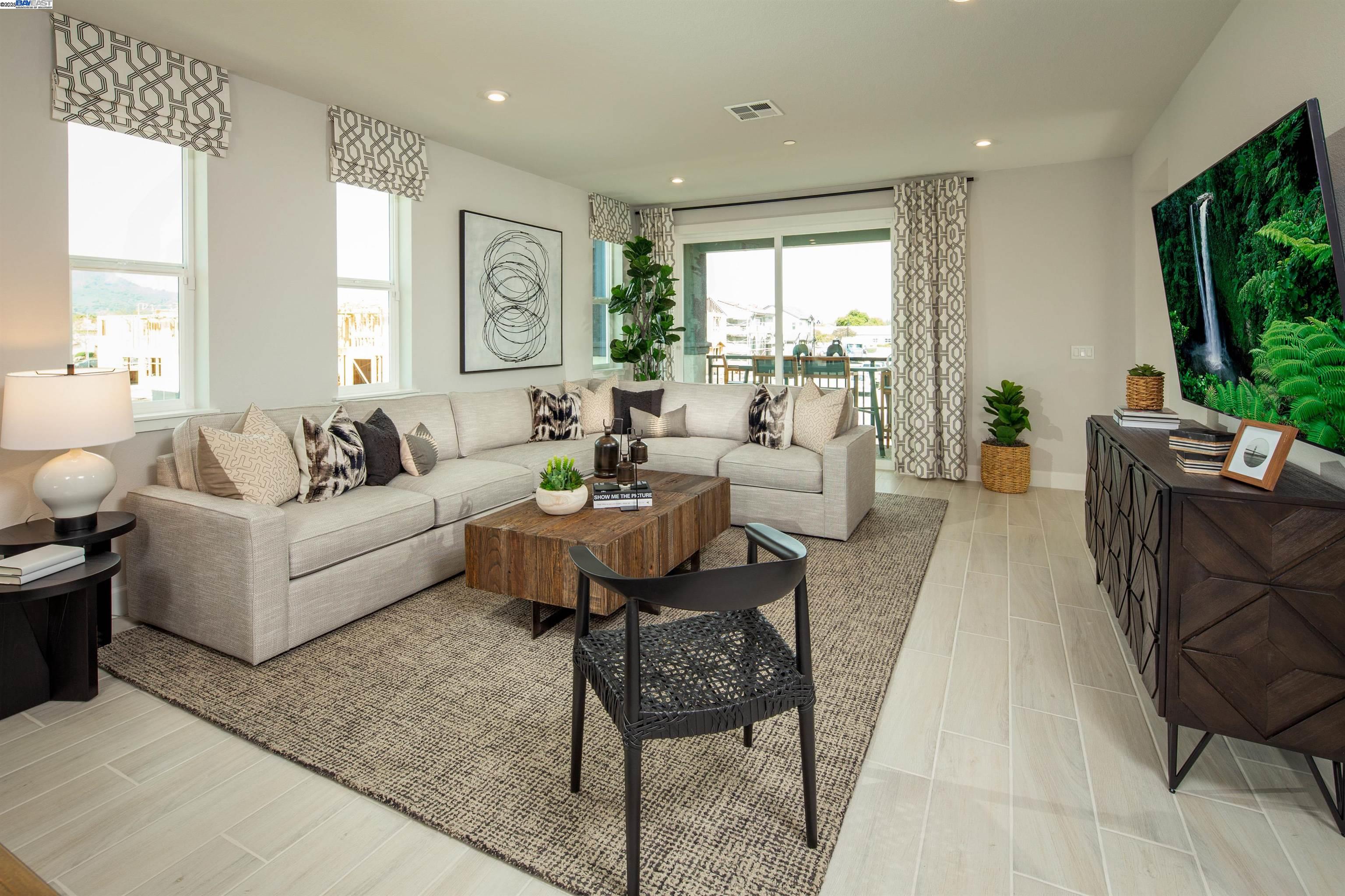 Detail Gallery Image 11 of 17 For 969 Blaise Lane #905,  Morgan Hill,  CA 95037 - 4 Beds | 3/1 Baths