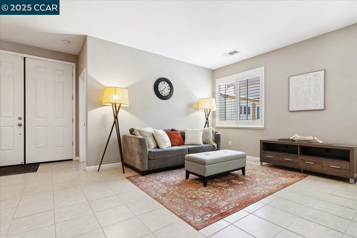 Detail Gallery Image 8 of 47 For 2569 Tampico Dr, Bay Point,  CA 94565 - 4 Beds | 2 Baths