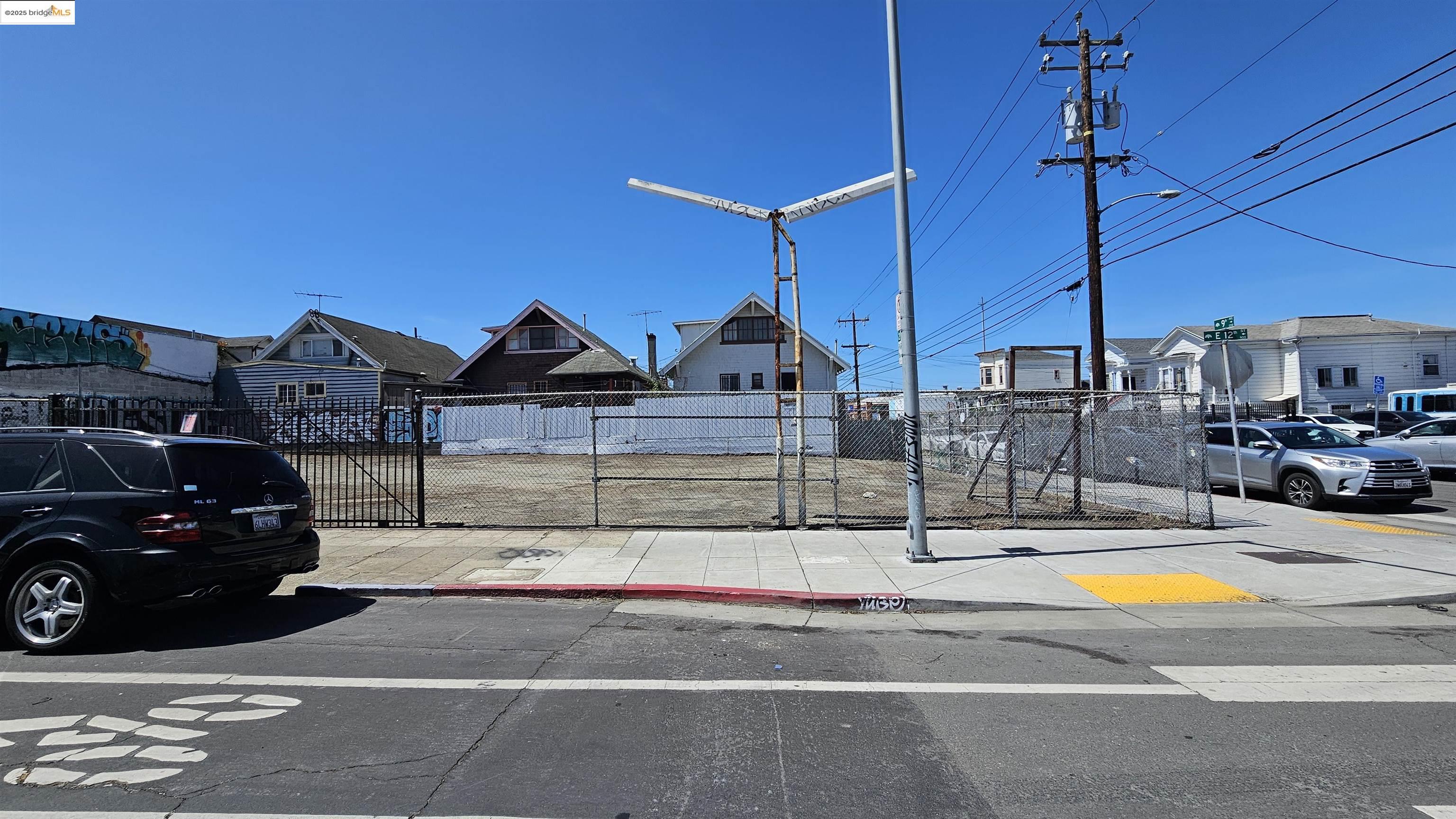 Detail Gallery Image 8 of 8 For 901 E 12th St, Oakland,  CA 94606 - – Beds | – Baths