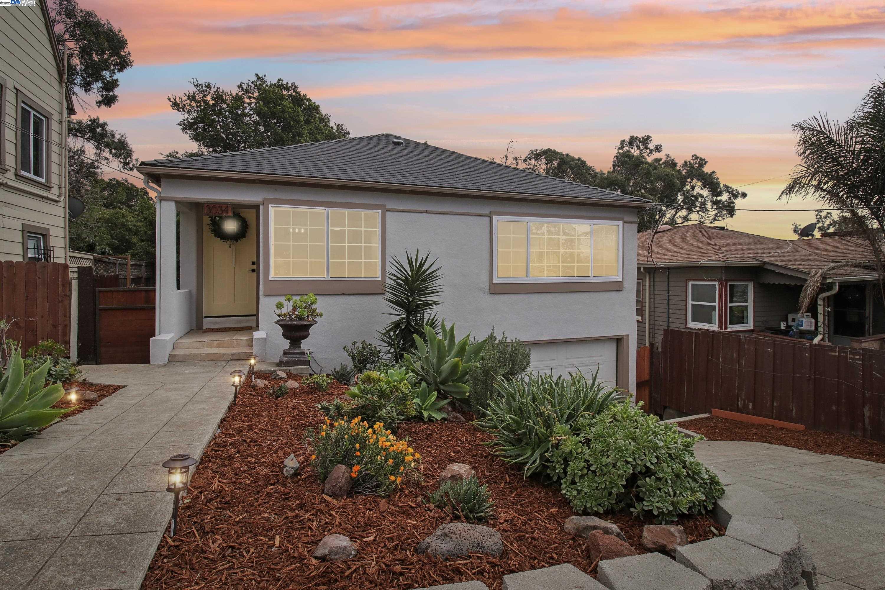Detail Gallery Image 1 of 38 For 3034 Partridge Ave, Oakland,  CA 94605 - 3 Beds | 2 Baths