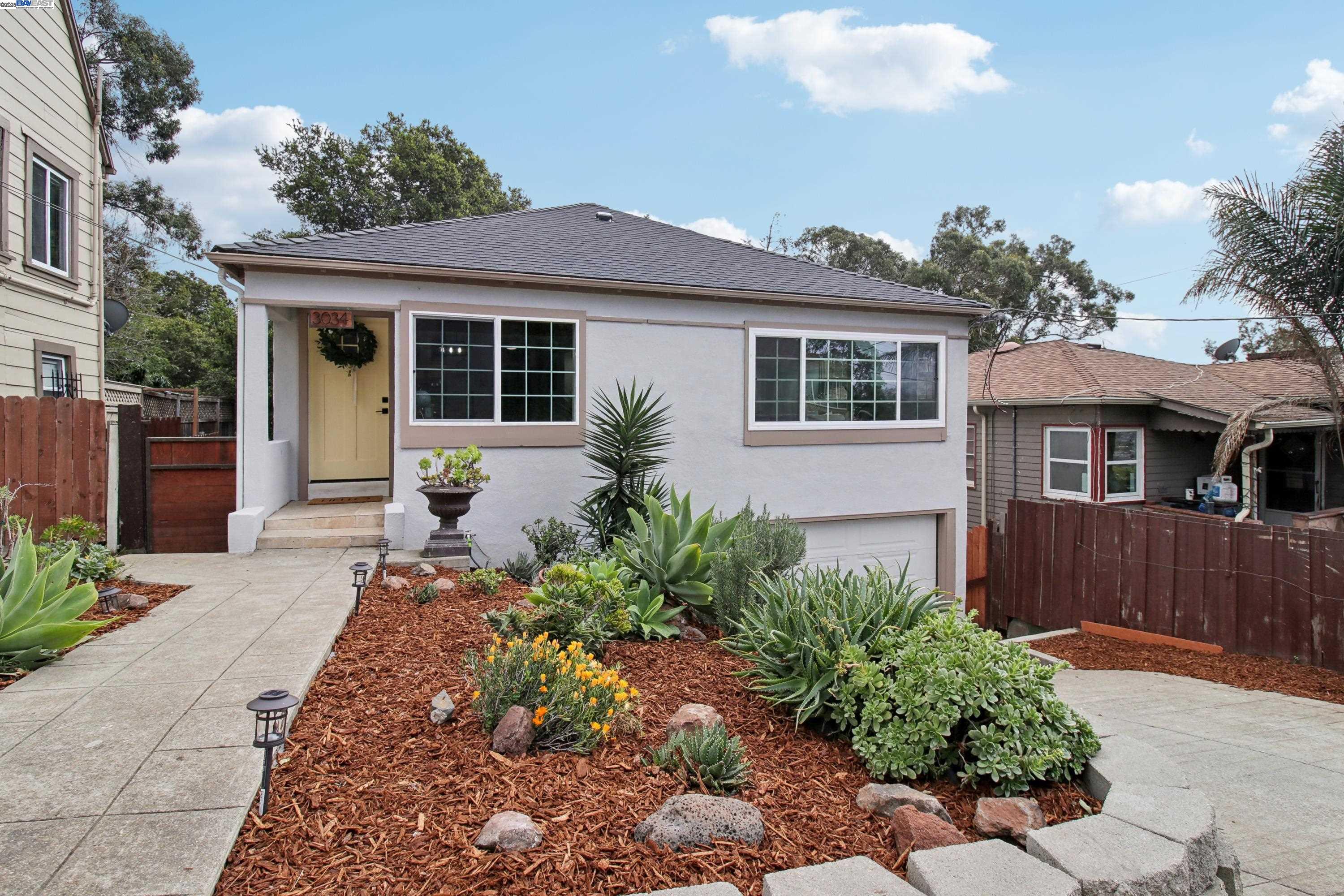 Detail Gallery Image 2 of 38 For 3034 Partridge Ave, Oakland,  CA 94605 - 3 Beds | 2 Baths