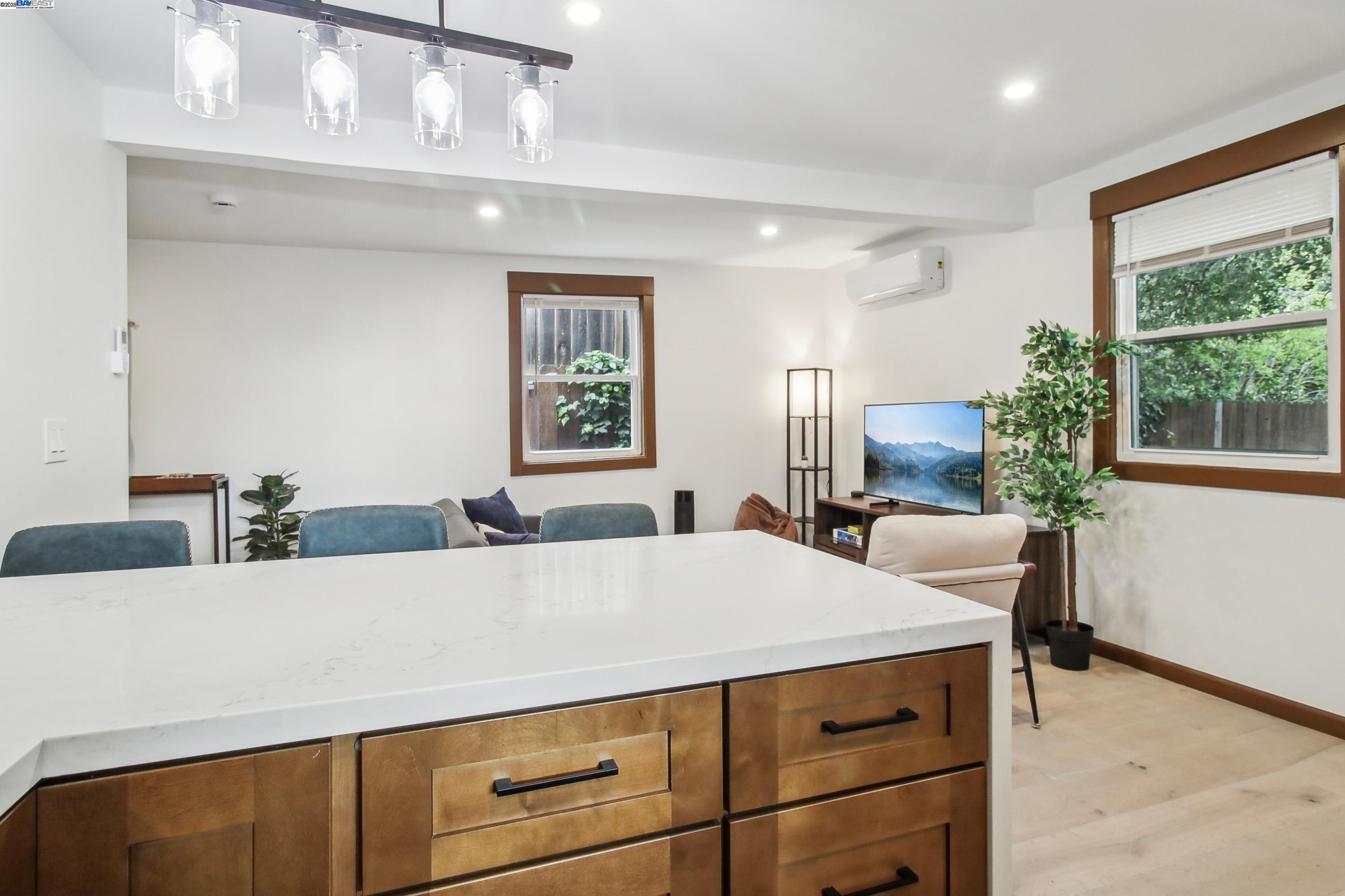 Detail Gallery Image 16 of 38 For 3034 Partridge Ave, Oakland,  CA 94605 - 3 Beds | 2 Baths