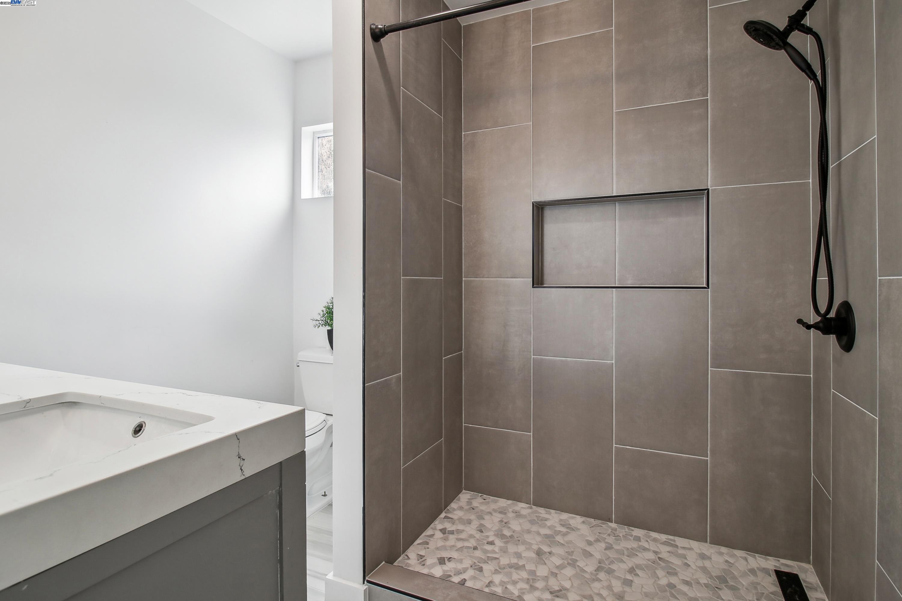Detail Gallery Image 19 of 38 For 3034 Partridge Ave, Oakland,  CA 94605 - 3 Beds | 2 Baths