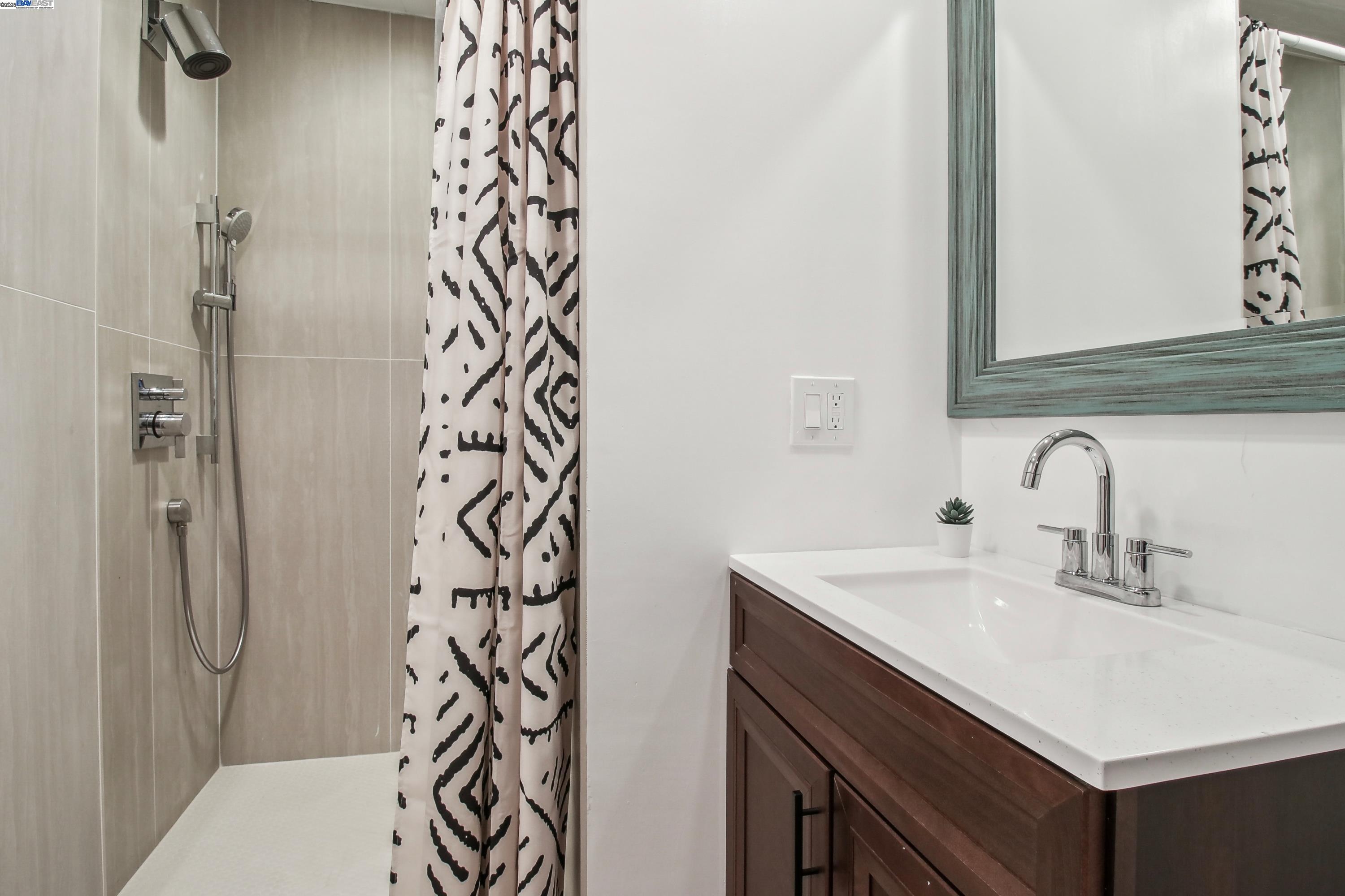 Detail Gallery Image 23 of 38 For 3034 Partridge Ave, Oakland,  CA 94605 - 3 Beds | 2 Baths