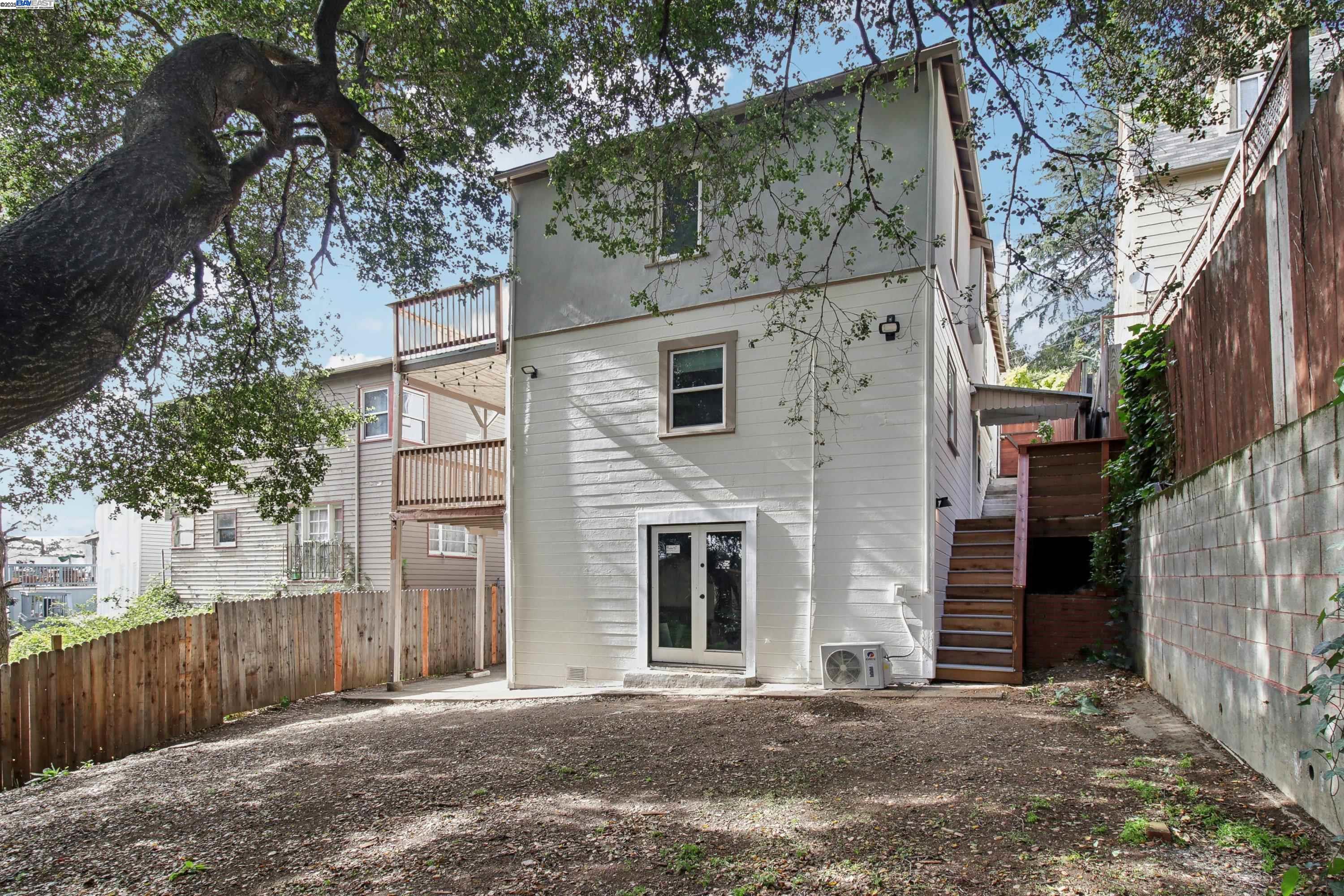 Detail Gallery Image 34 of 38 For 3034 Partridge Ave, Oakland,  CA 94605 - 3 Beds | 2 Baths