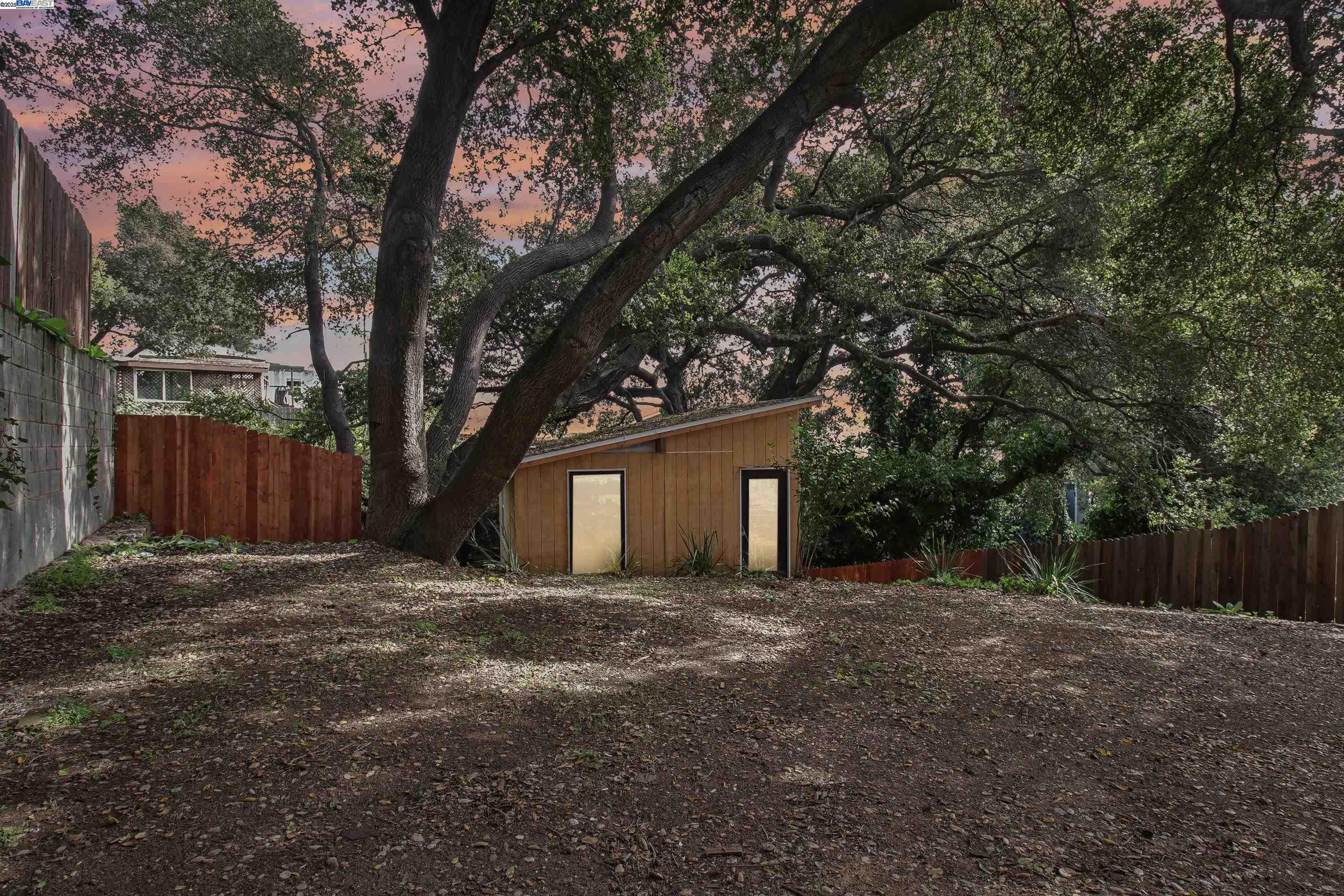 Detail Gallery Image 6 of 38 For 3034 Partridge Ave, Oakland,  CA 94605 - 3 Beds | 2 Baths