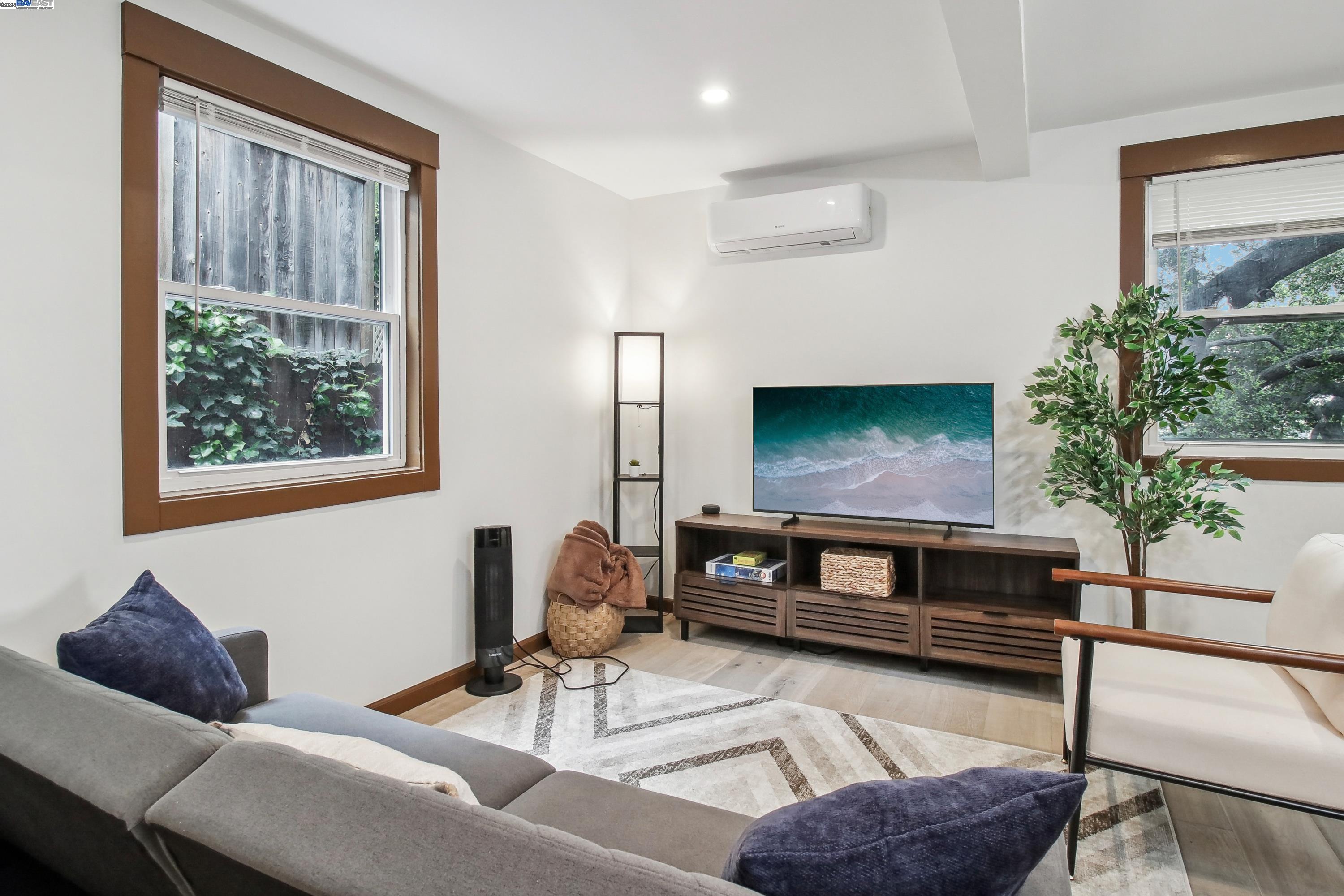 Detail Gallery Image 9 of 38 For 3034 Partridge Ave, Oakland,  CA 94605 - 3 Beds | 2 Baths