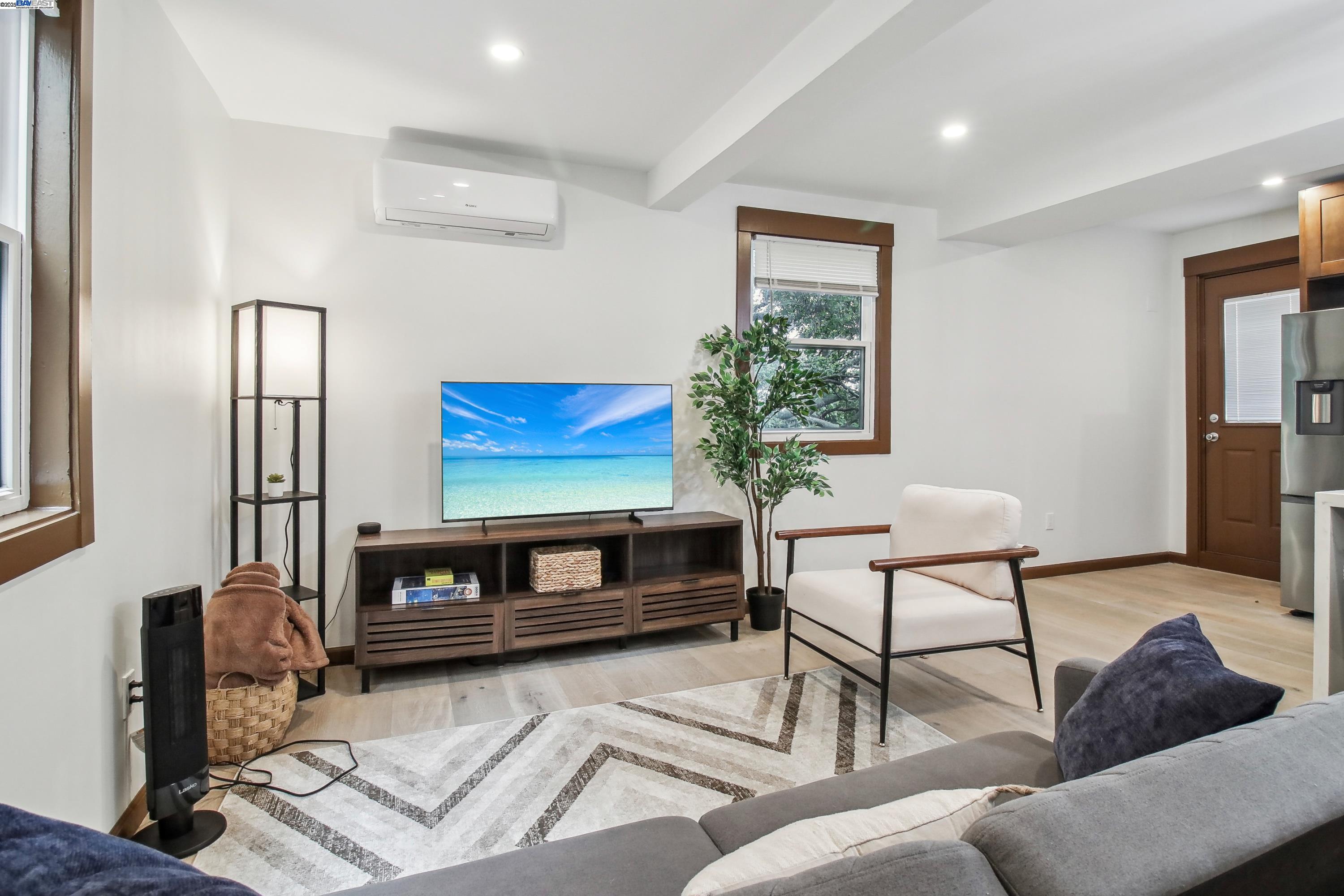 Detail Gallery Image 10 of 38 For 3034 Partridge Ave, Oakland,  CA 94605 - 3 Beds | 2 Baths
