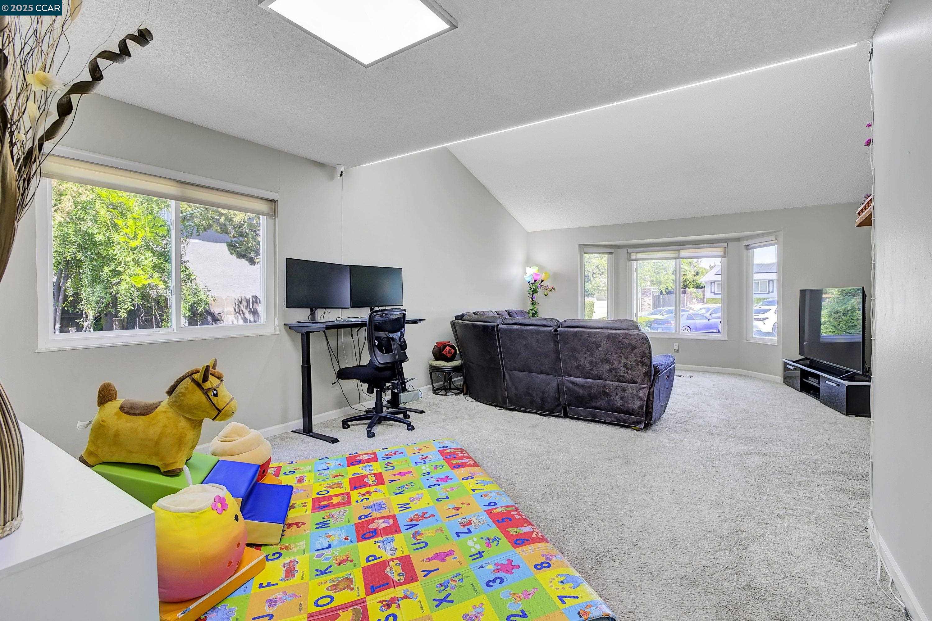 Detail Gallery Image 11 of 44 For 1112 Cardiff Ct, Antioch,  CA 94509 - 4 Beds | 2/1 Baths