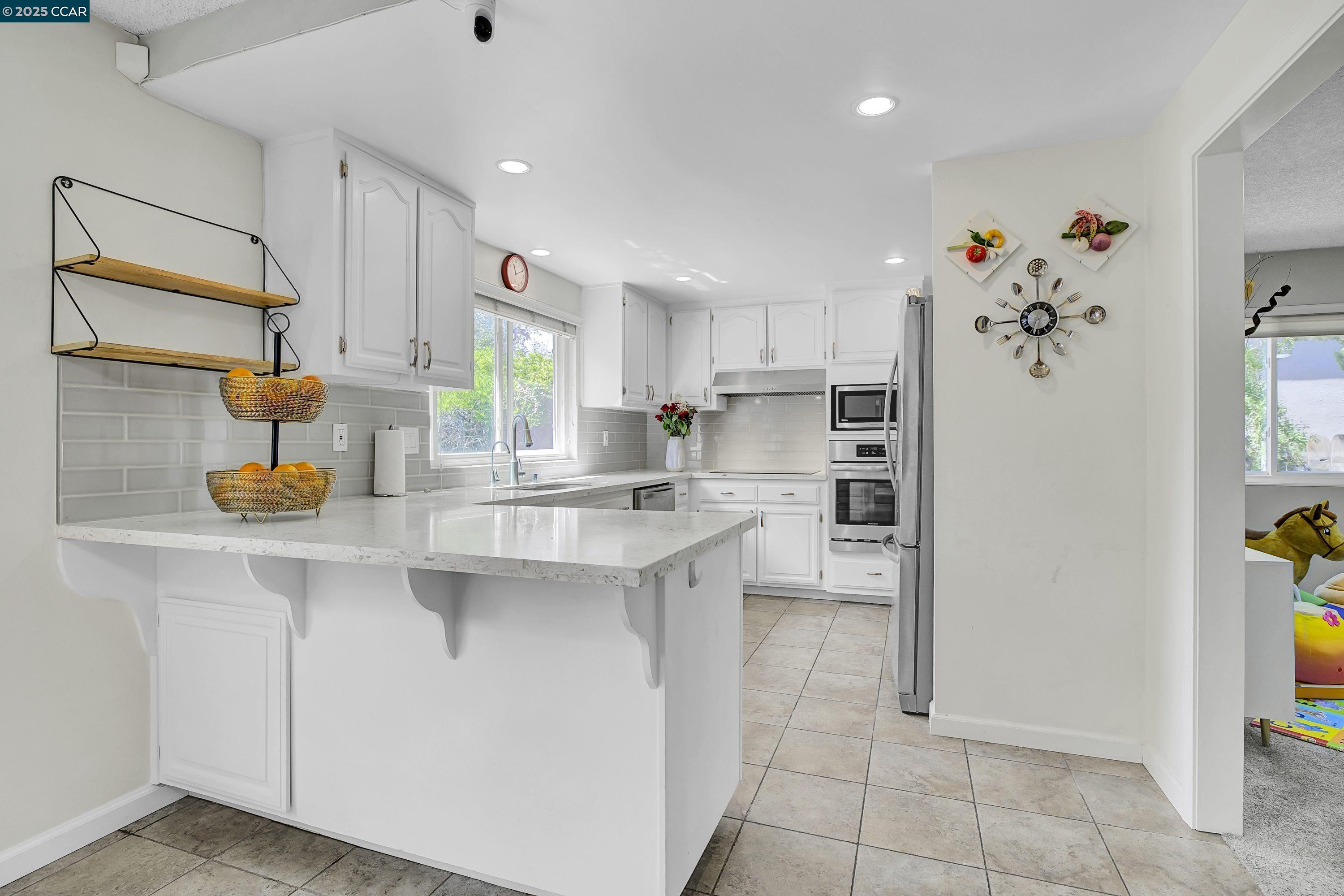 Detail Gallery Image 14 of 44 For 1112 Cardiff Ct, Antioch,  CA 94509 - 4 Beds | 2/1 Baths