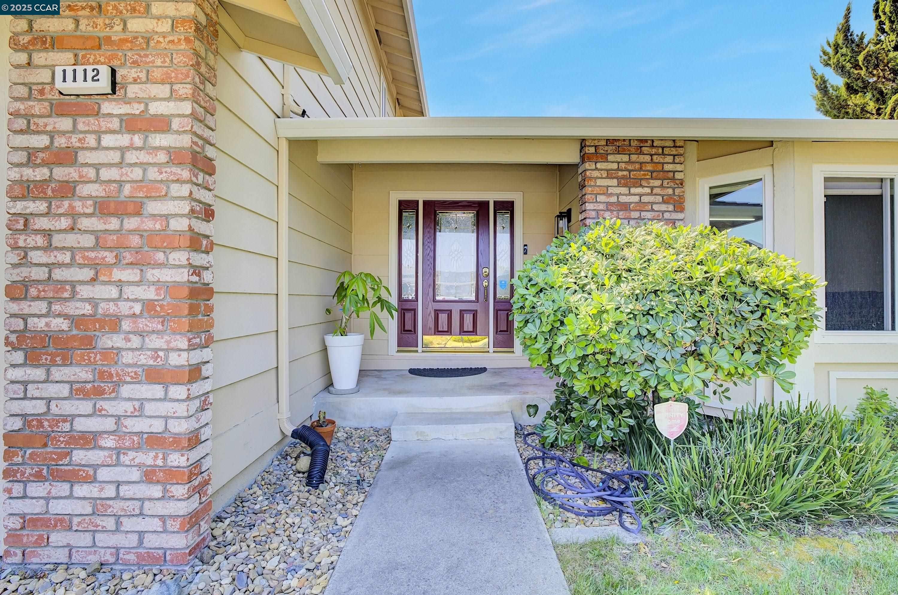 Detail Gallery Image 3 of 44 For 1112 Cardiff Ct, Antioch,  CA 94509 - 4 Beds | 2/1 Baths