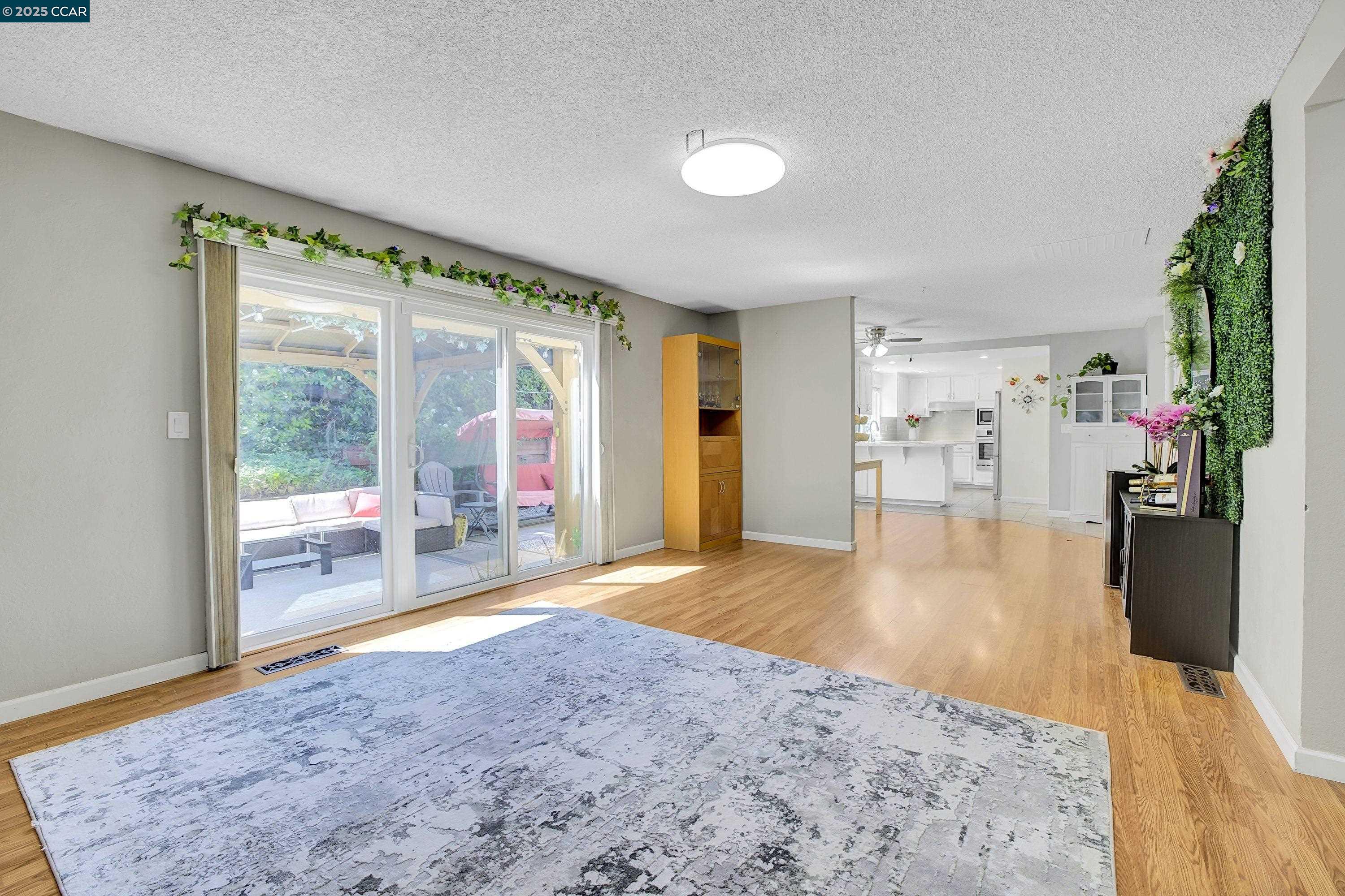 Detail Gallery Image 21 of 44 For 1112 Cardiff Ct, Antioch,  CA 94509 - 4 Beds | 2/1 Baths
