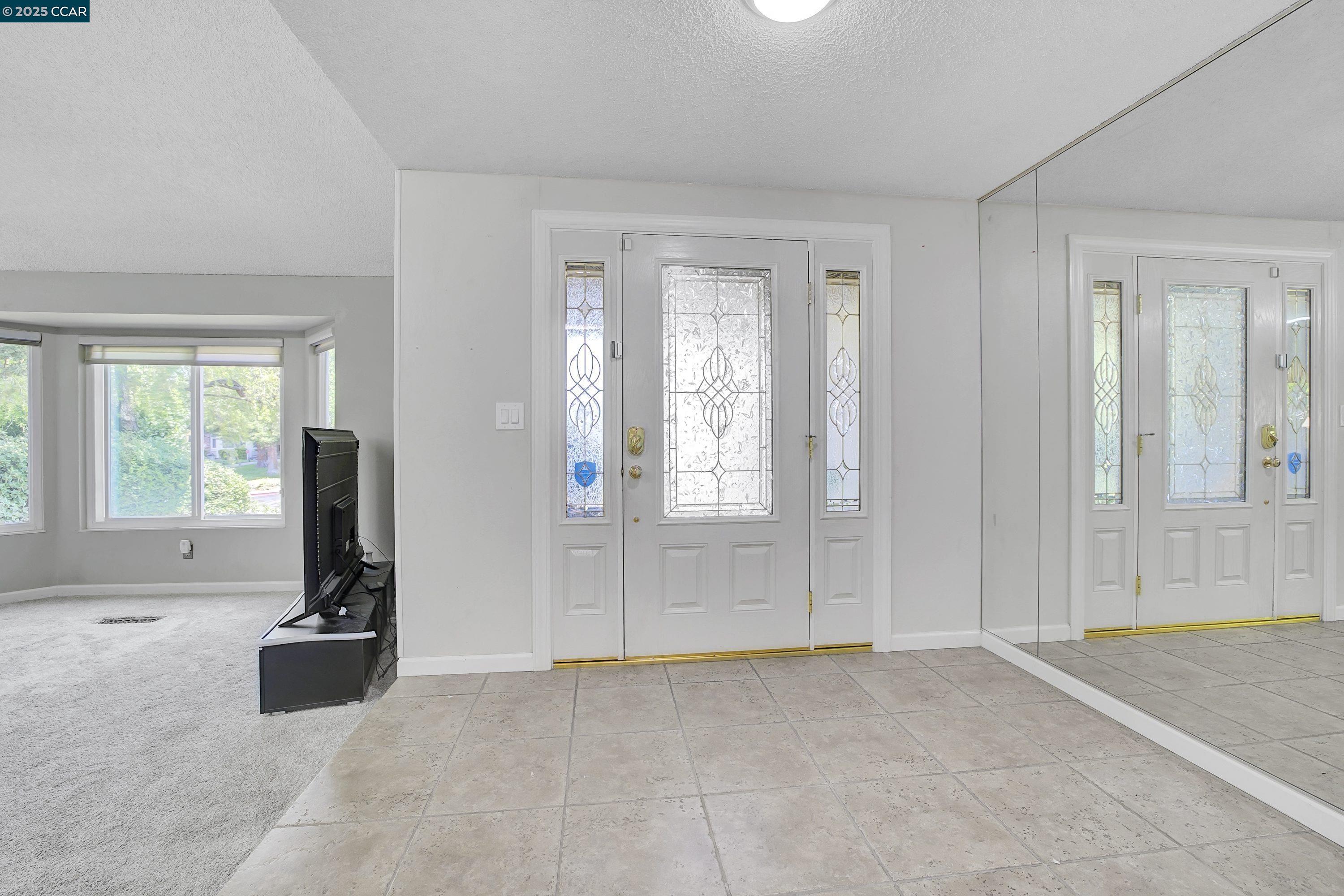 Detail Gallery Image 4 of 44 For 1112 Cardiff Ct, Antioch,  CA 94509 - 4 Beds | 2/1 Baths