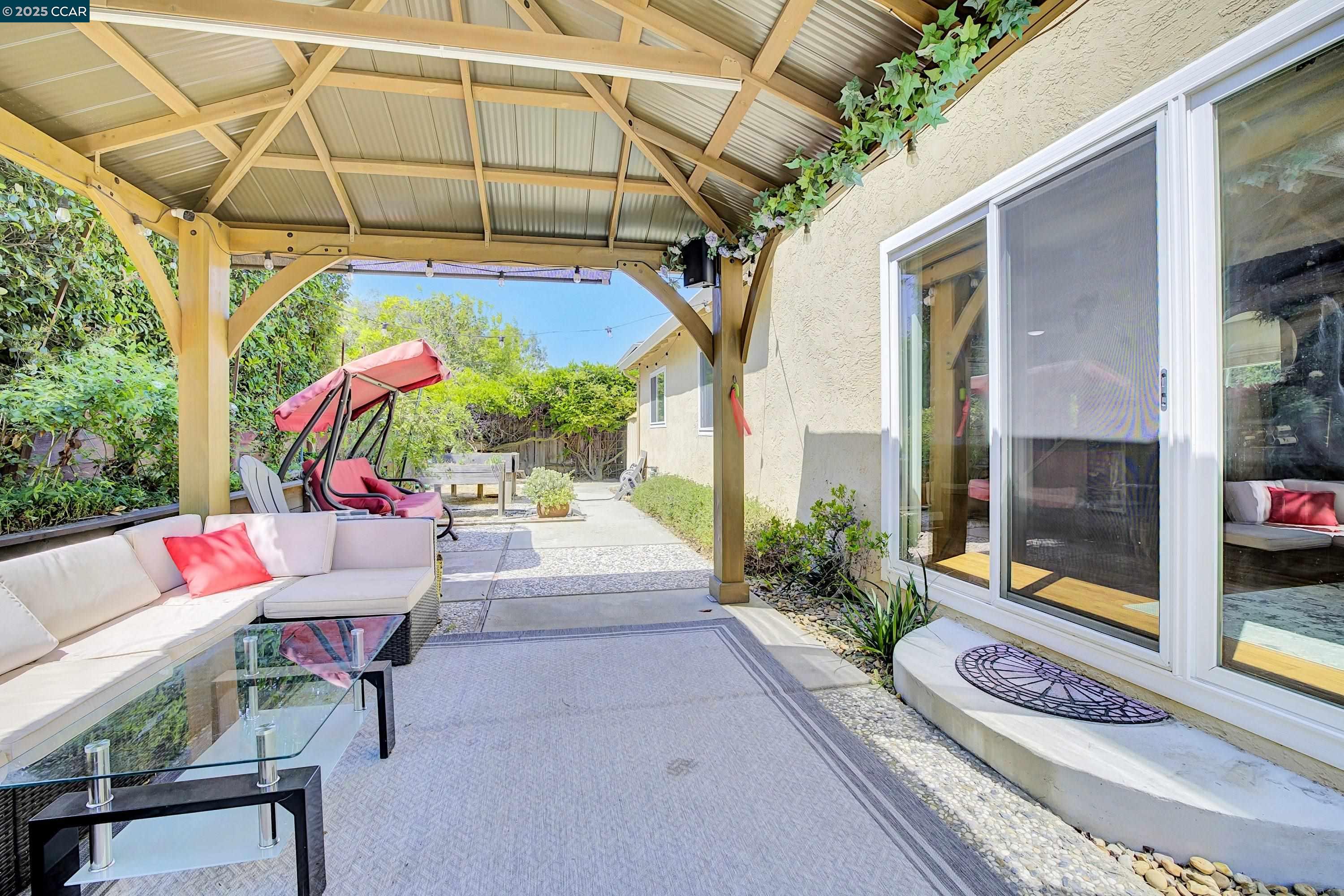 Detail Gallery Image 39 of 44 For 1112 Cardiff Ct, Antioch,  CA 94509 - 4 Beds | 2/1 Baths