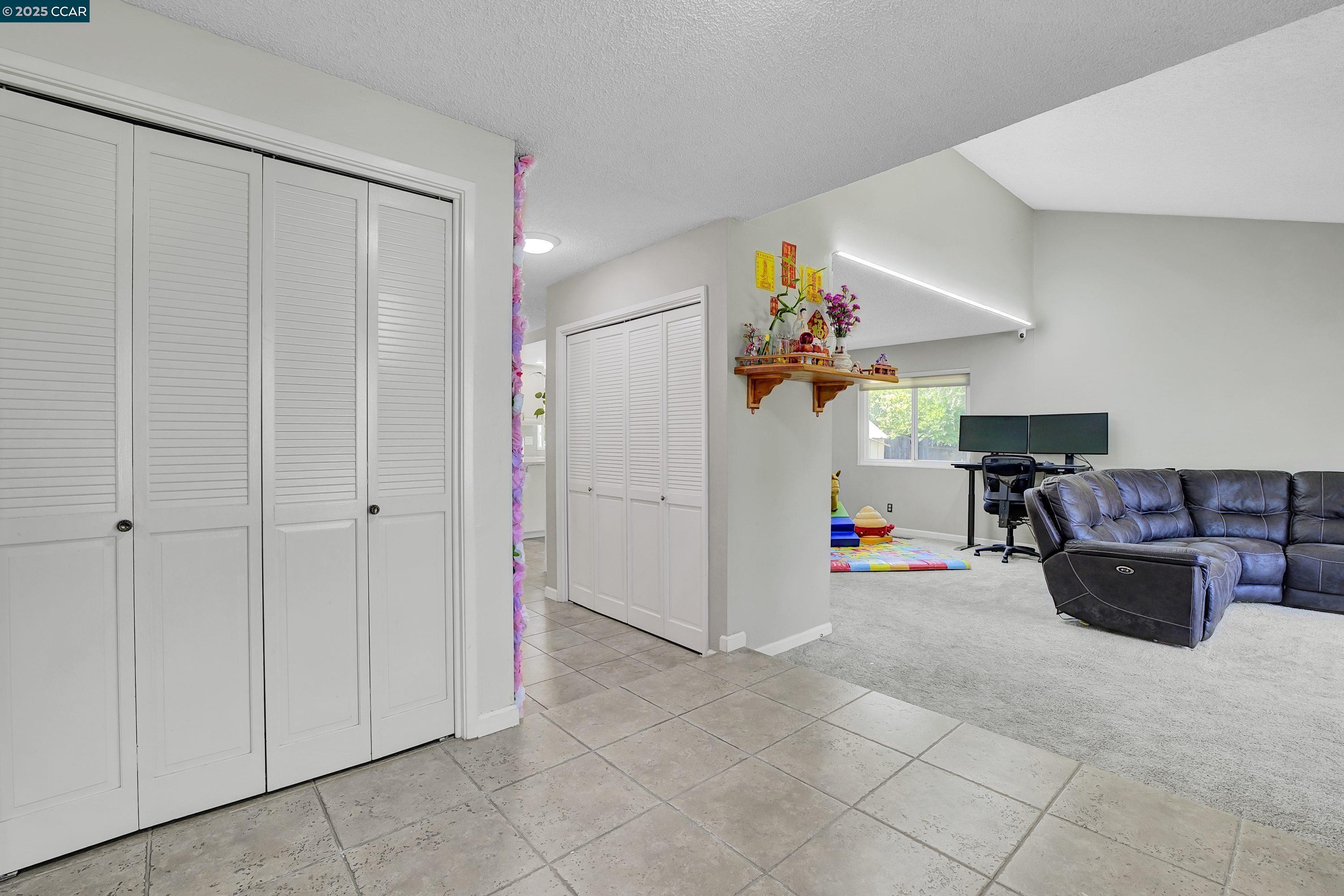 Detail Gallery Image 6 of 44 For 1112 Cardiff Ct, Antioch,  CA 94509 - 4 Beds | 2/1 Baths