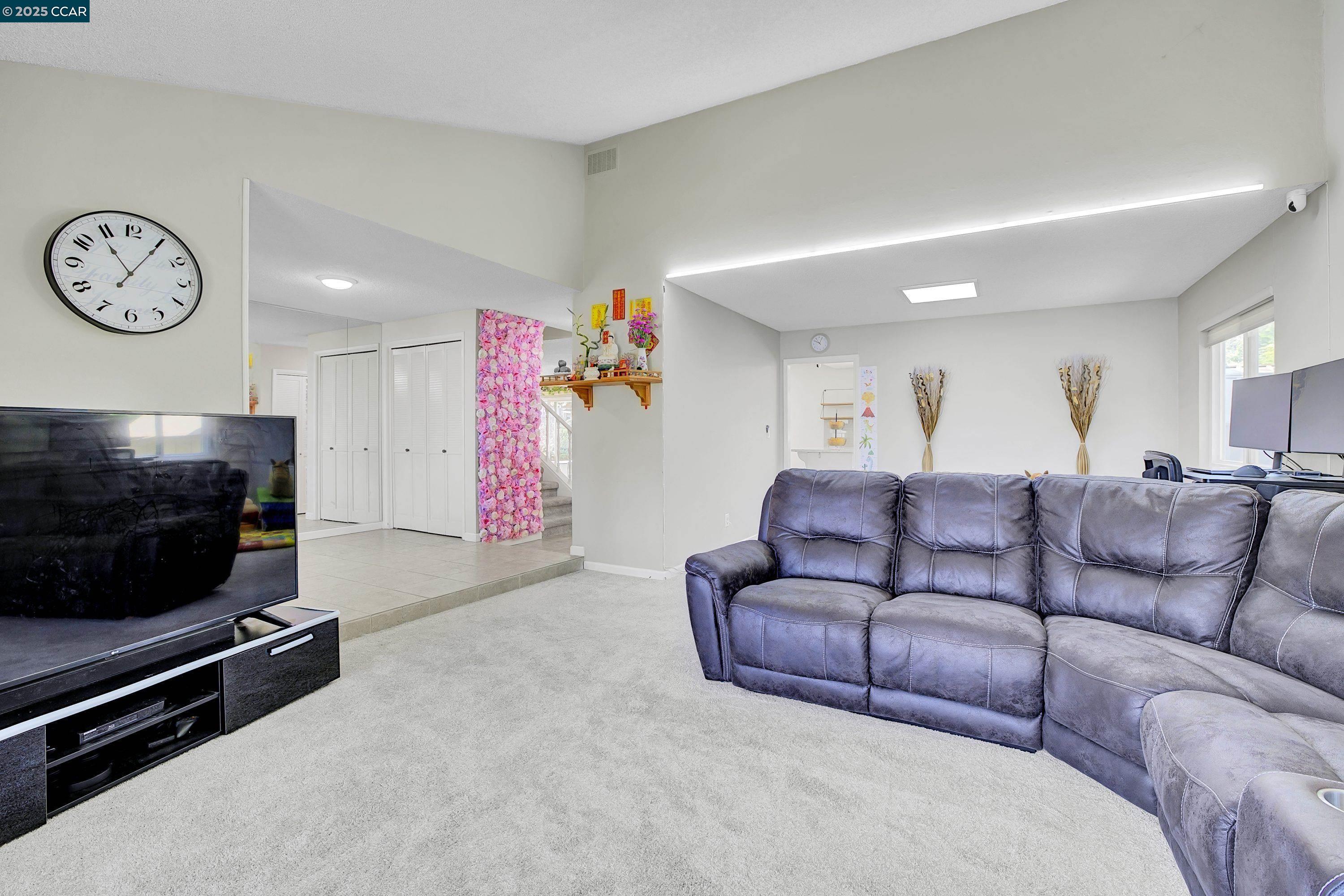 Detail Gallery Image 8 of 44 For 1112 Cardiff Ct, Antioch,  CA 94509 - 4 Beds | 2/1 Baths