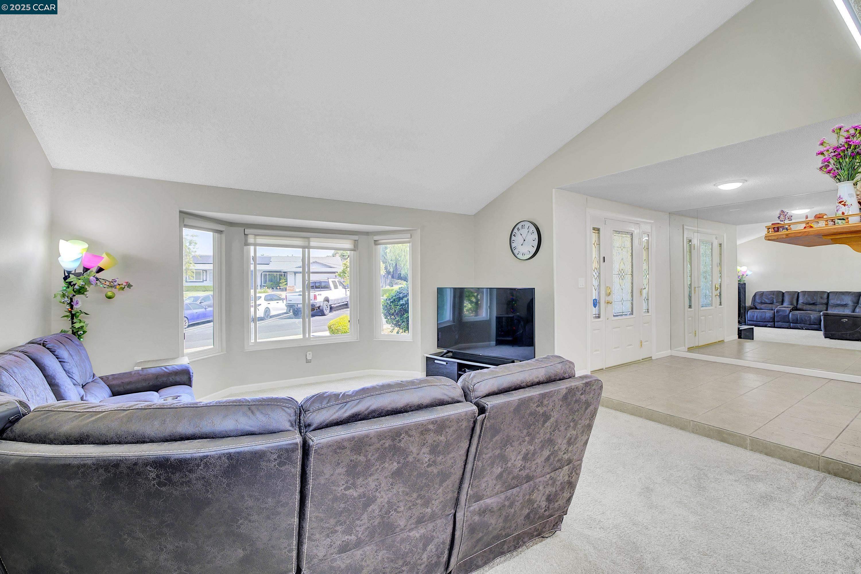 Detail Gallery Image 9 of 44 For 1112 Cardiff Ct, Antioch,  CA 94509 - 4 Beds | 2/1 Baths