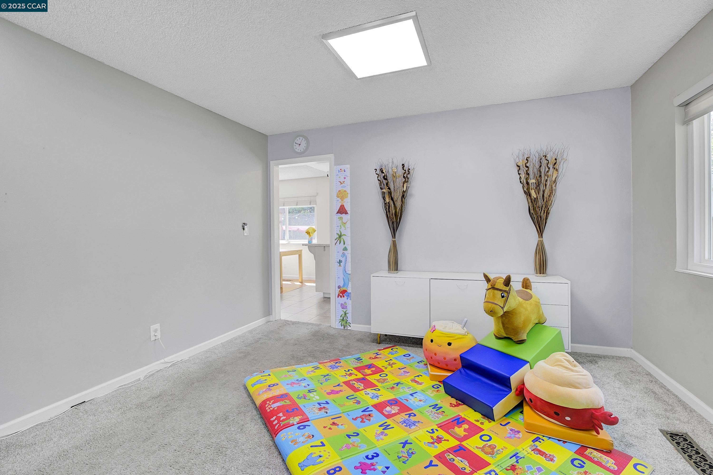 Detail Gallery Image 10 of 44 For 1112 Cardiff Ct, Antioch,  CA 94509 - 4 Beds | 2/1 Baths