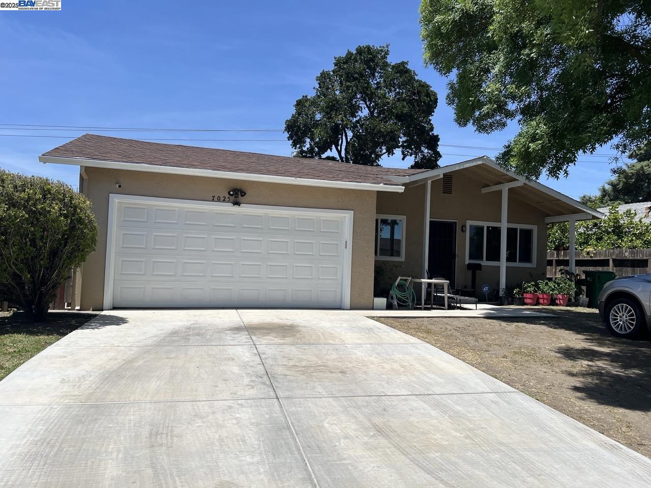 Detail Gallery Image 2 of 14 For 7025 Kermit Ln, Stockton,  CA 95207 - 3 Beds | 1 Baths