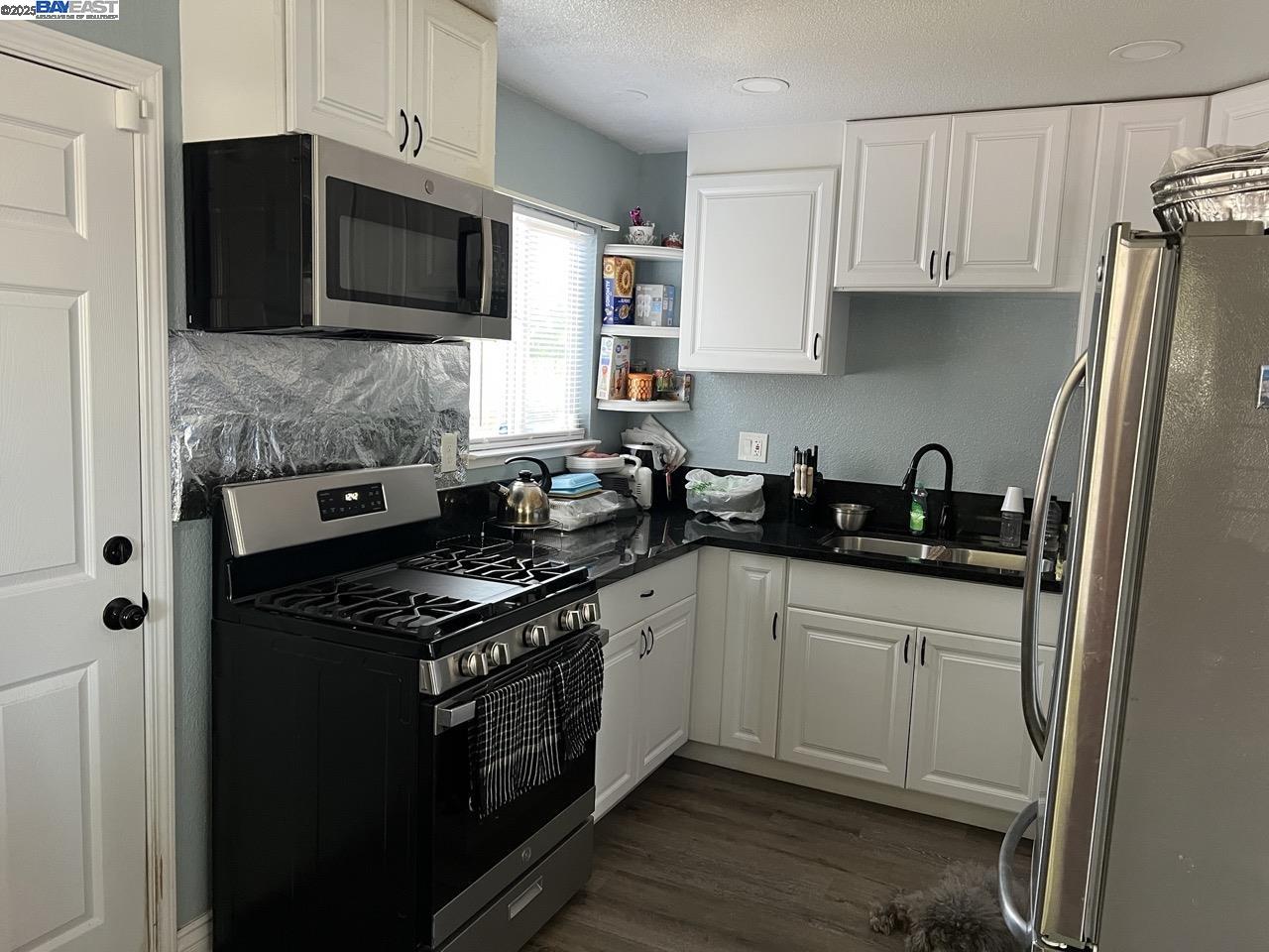 Detail Gallery Image 5 of 14 For 7025 Kermit Ln, Stockton,  CA 95207 - 3 Beds | 1 Baths