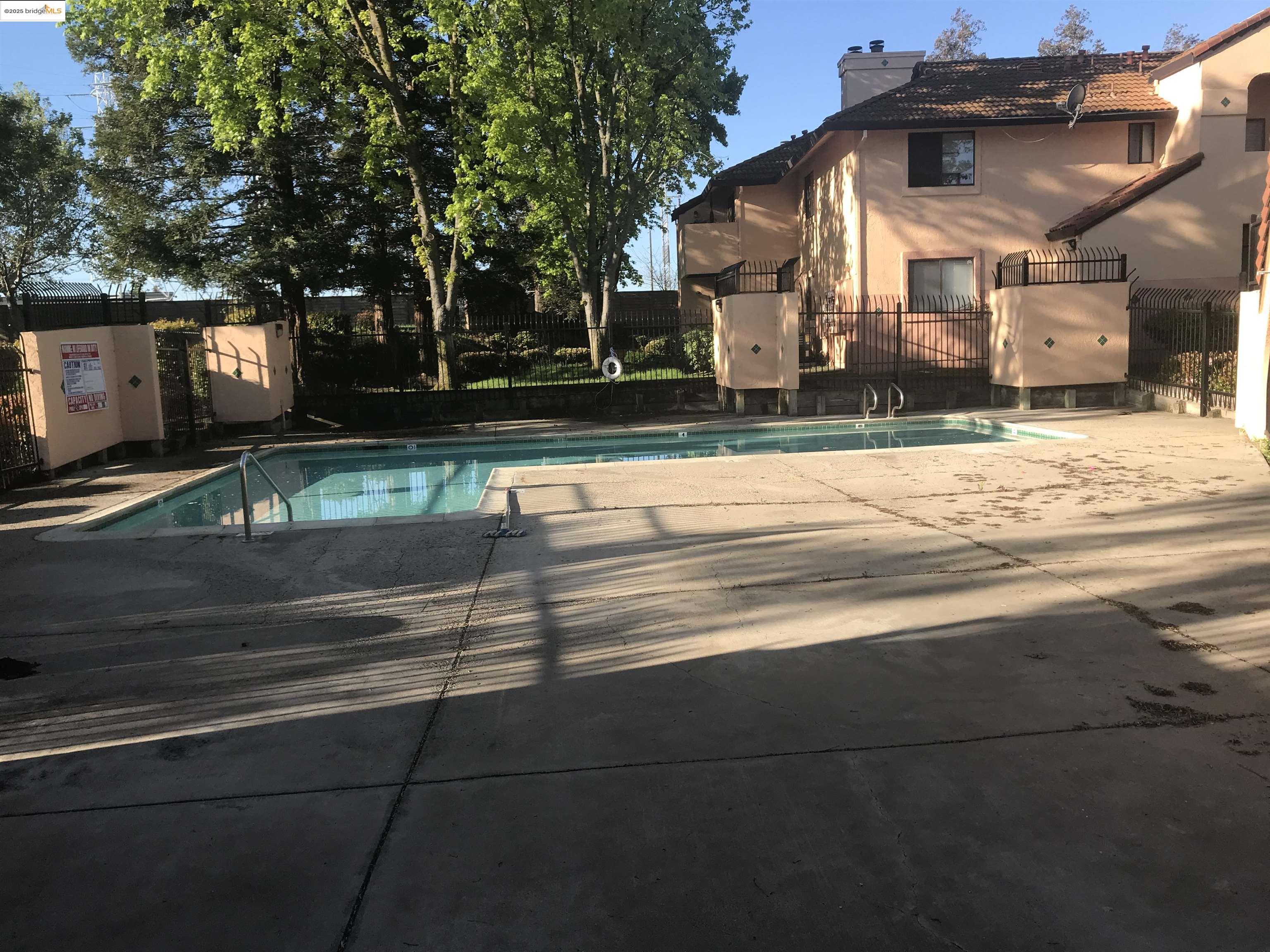 Detail Gallery Image 13 of 14 For 2270 Renwick Ln, Antioch,  CA 94509 - 2 Beds | 1 Baths