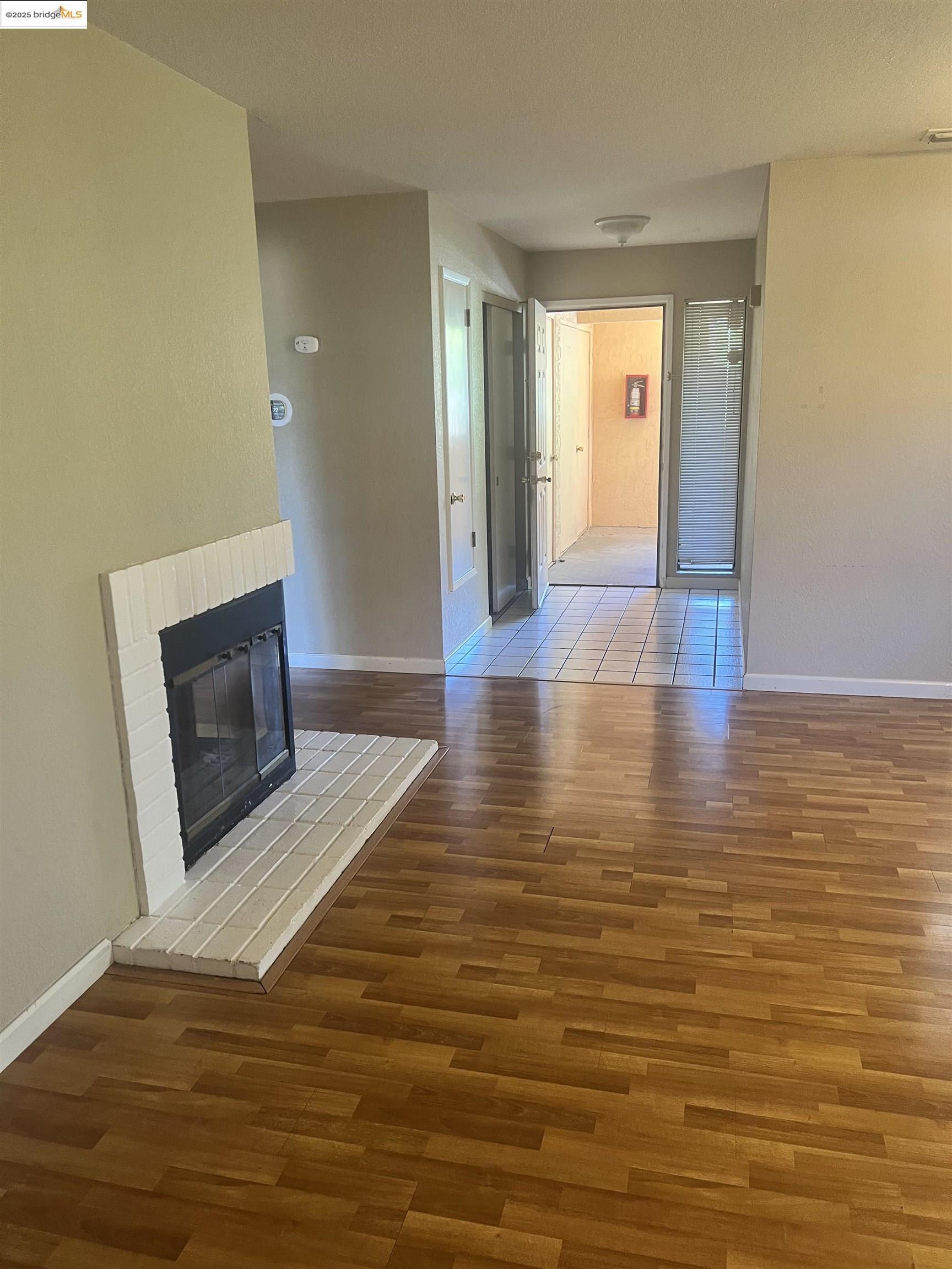 Detail Gallery Image 6 of 14 For 2270 Renwick Ln, Antioch,  CA 94509 - 2 Beds | 1 Baths