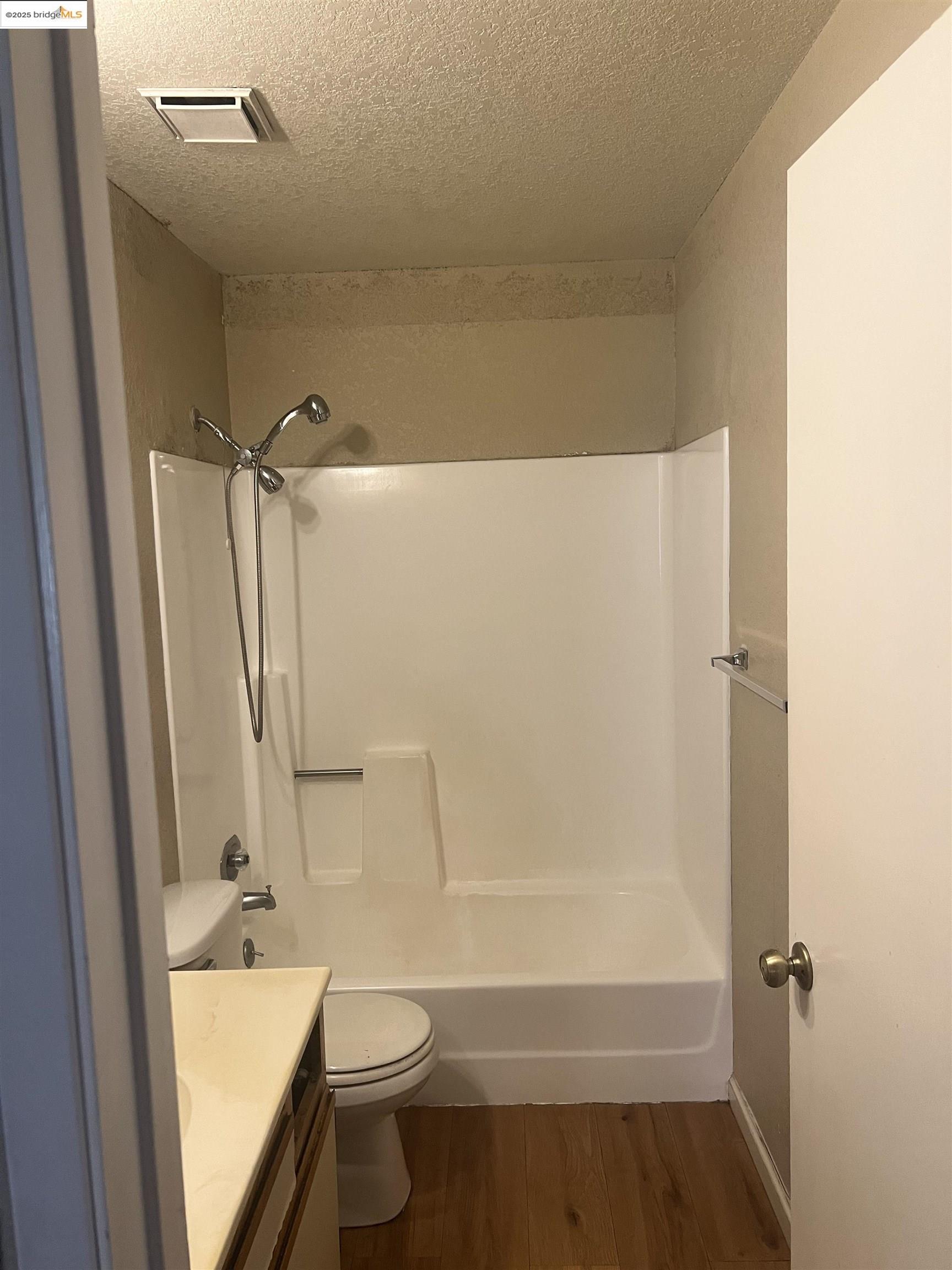 Detail Gallery Image 7 of 14 For 2270 Renwick Ln, Antioch,  CA 94509 - 2 Beds | 1 Baths