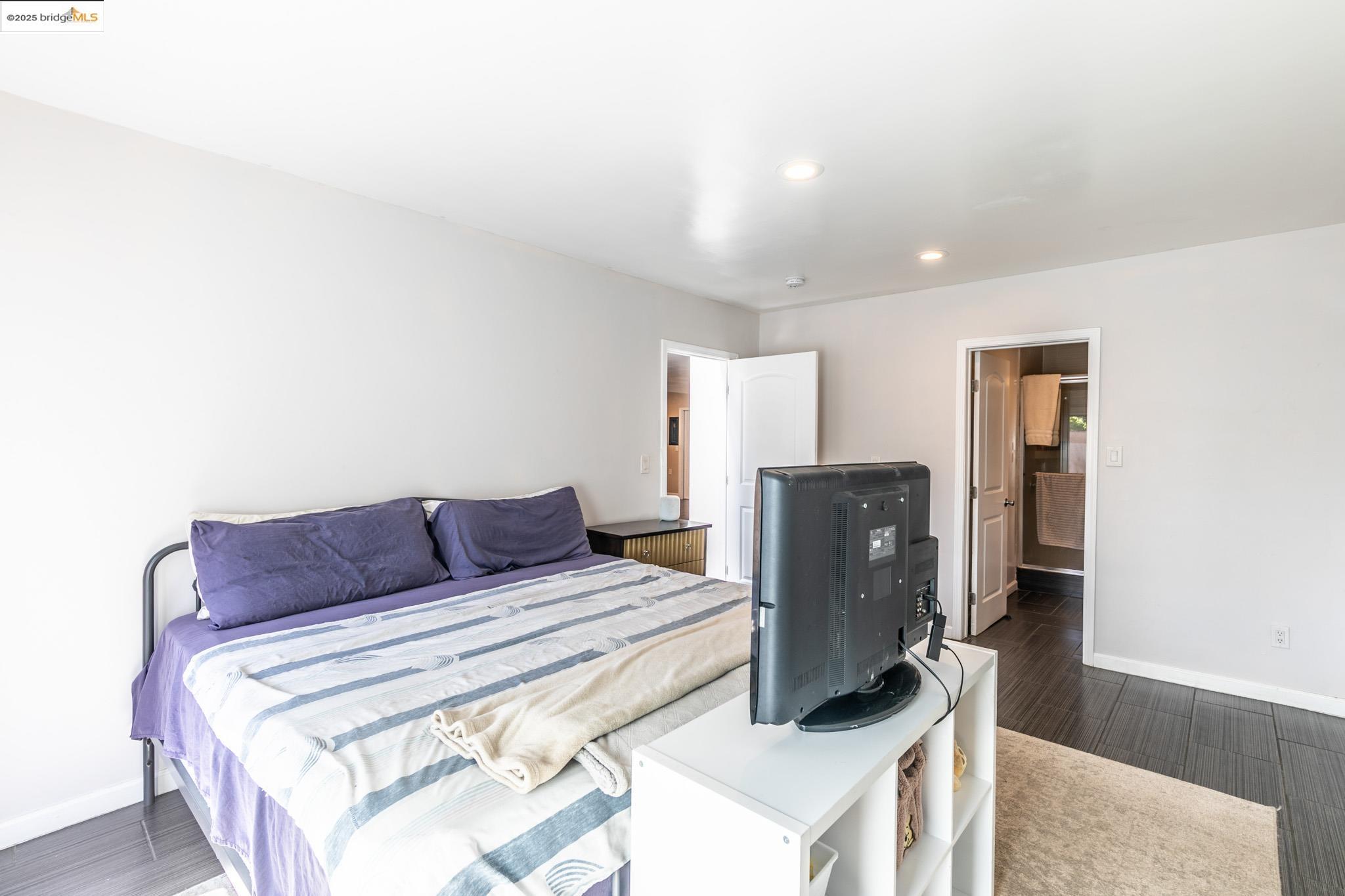 Detail Gallery Image 21 of 36 For 409 Johnson St, Modesto,  CA 95354 - 3 Beds | 2 Baths