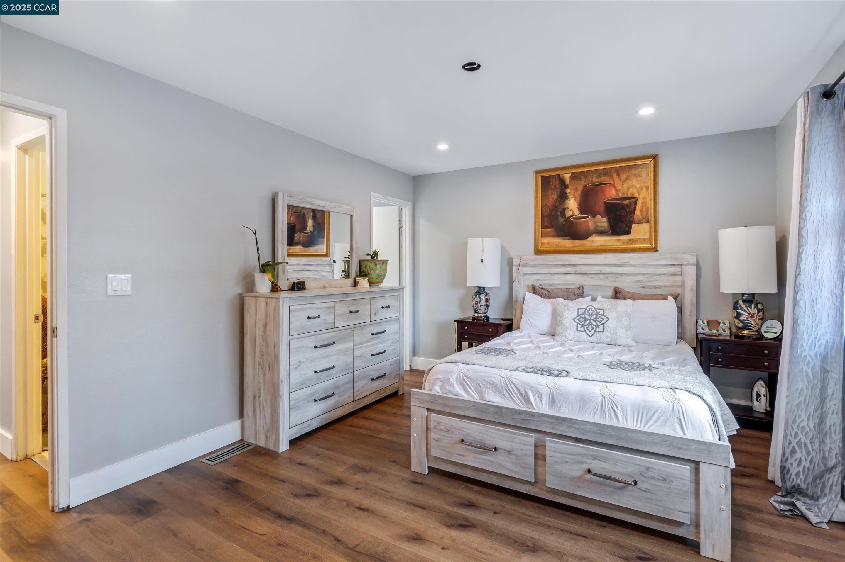 Detail Gallery Image 13 of 22 For 8037 Santa Barbara Dr, Rohnert Park,  CA 94928 - 3 Beds | 2 Baths