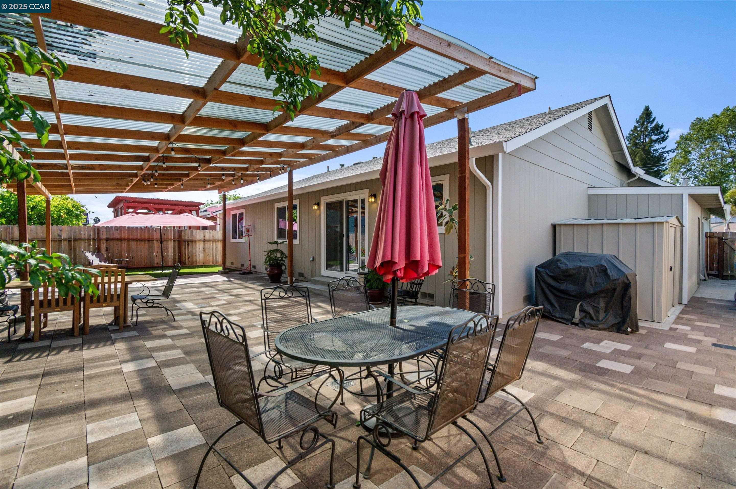 Detail Gallery Image 20 of 22 For 8037 Santa Barbara Dr, Rohnert Park,  CA 94928 - 3 Beds | 2 Baths